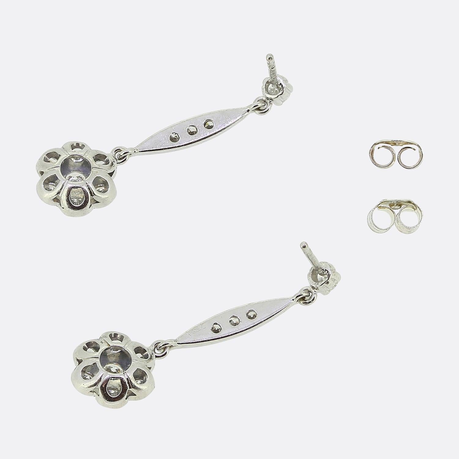 Boucles d'oreilles pendantes en diamant Bon état - En vente à London, GB