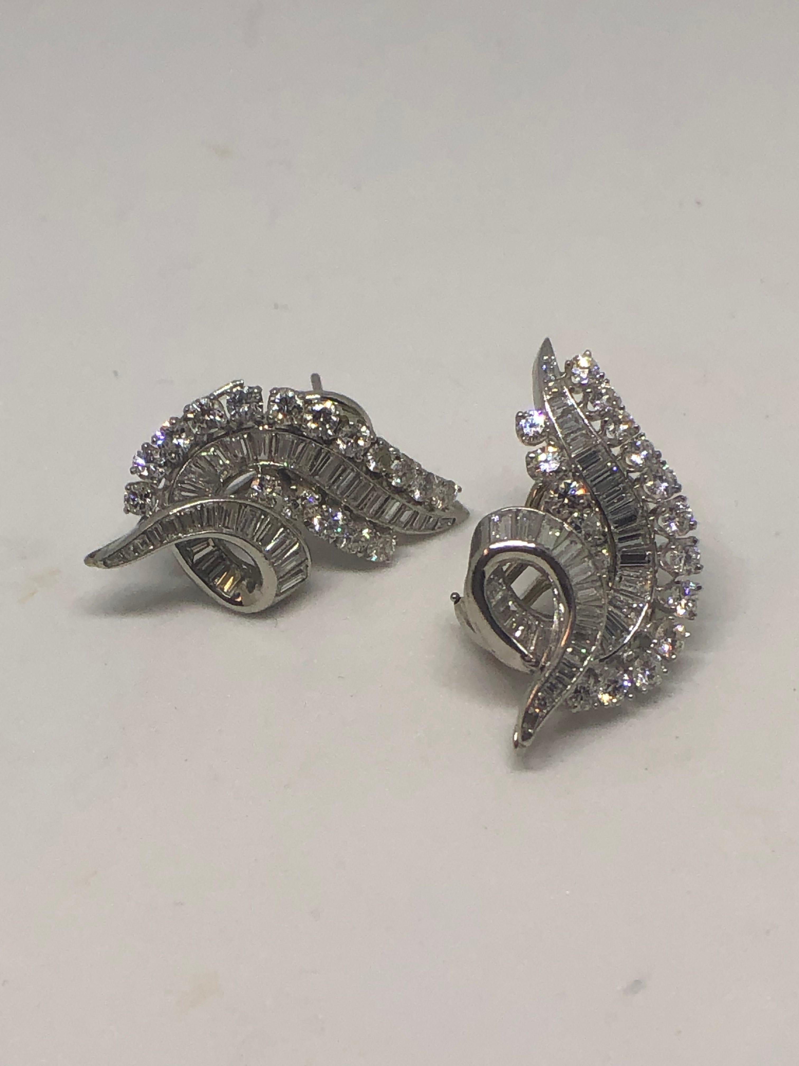 Vintage Diamond Drop Earrings in Platinum For Sale 2