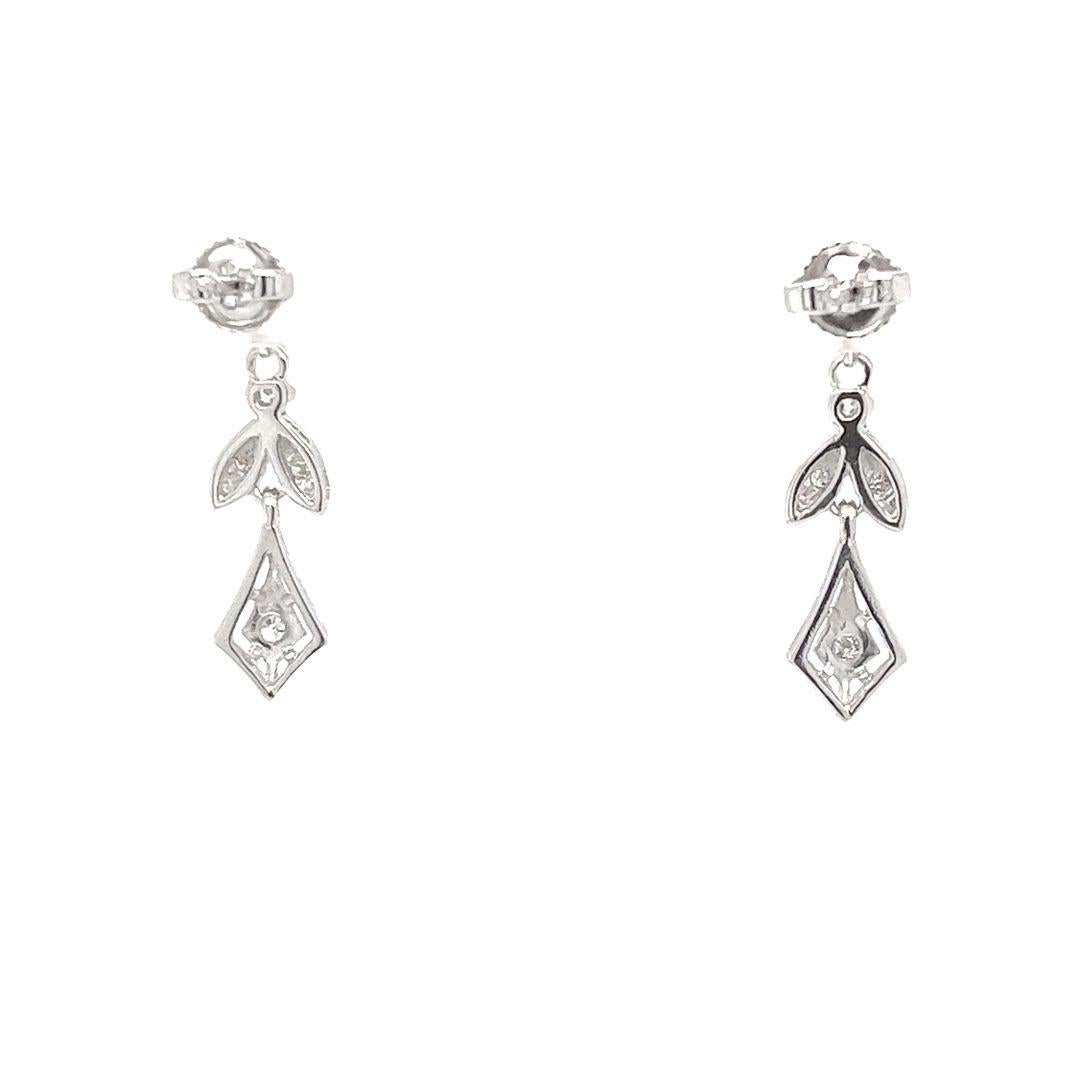 Vintage Diamond Drop Earrings in White Gold In Good Condition For Sale In Coral Gables, FL
