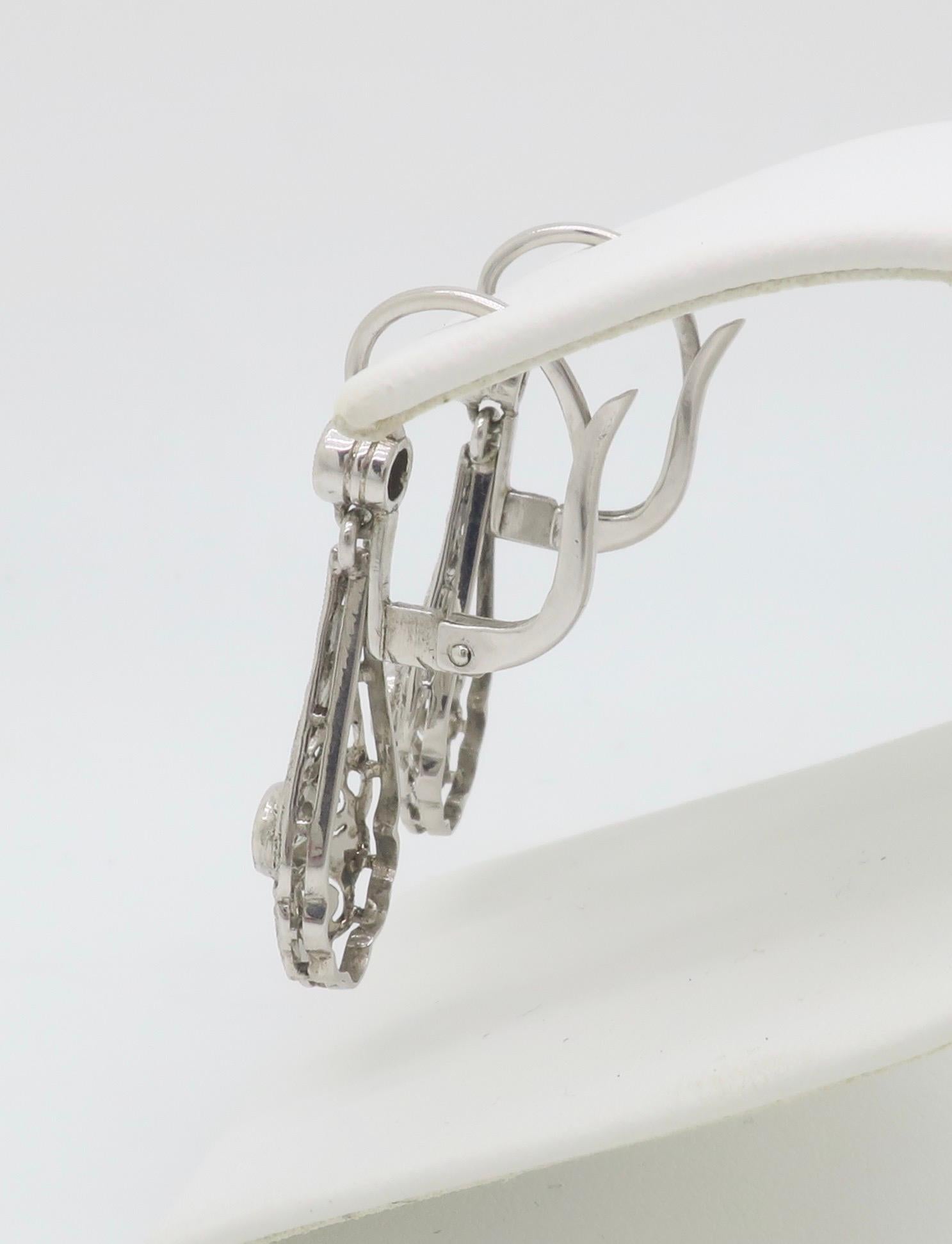 Pendientes de gota de diamante vintage en platino en venta 1