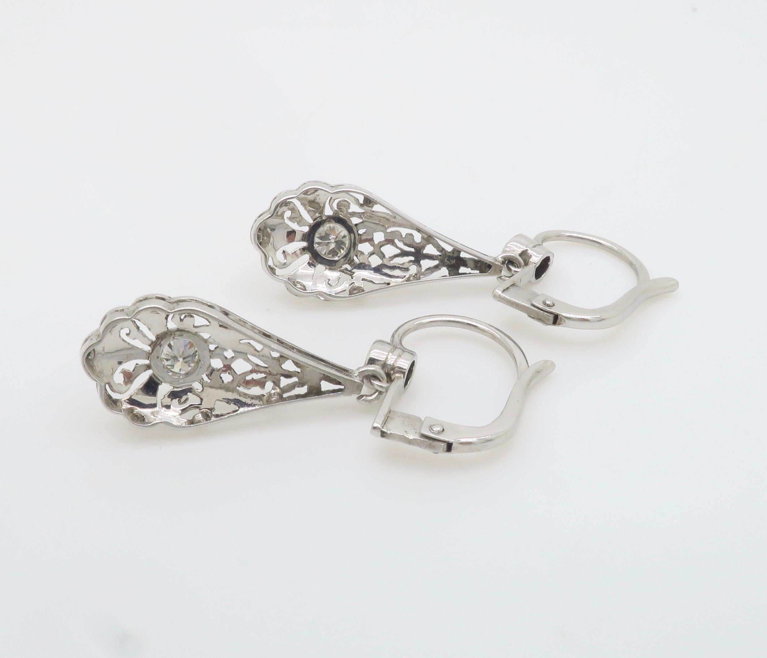 Pendientes de gota de diamante vintage en platino en venta 4