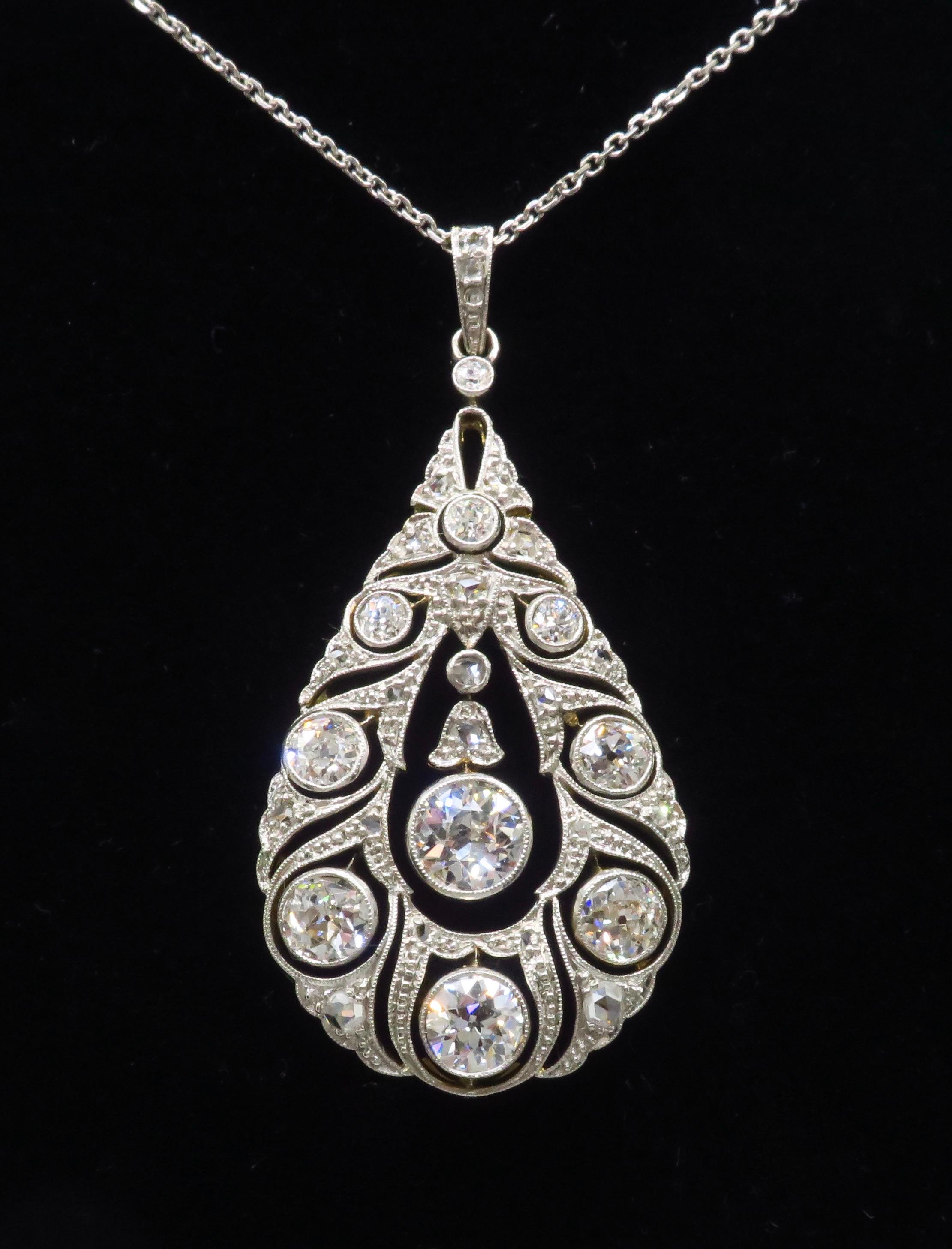 Vintage Diamond Drop Pendant Made in 18karat White and Yellow Gold  For Sale 4