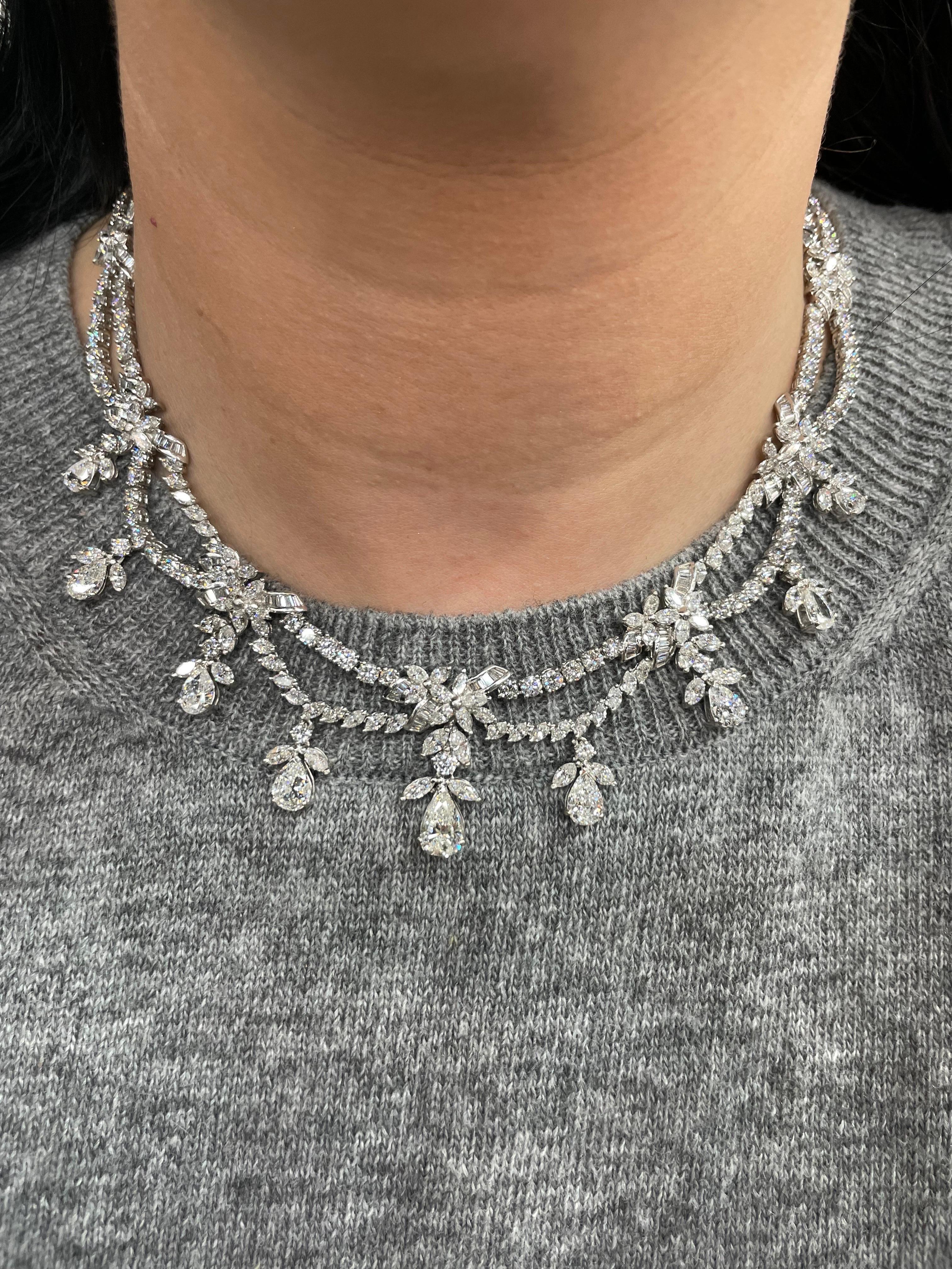 Collana vintage con diamanti a due file 33,70 carati in platino in vendita 4