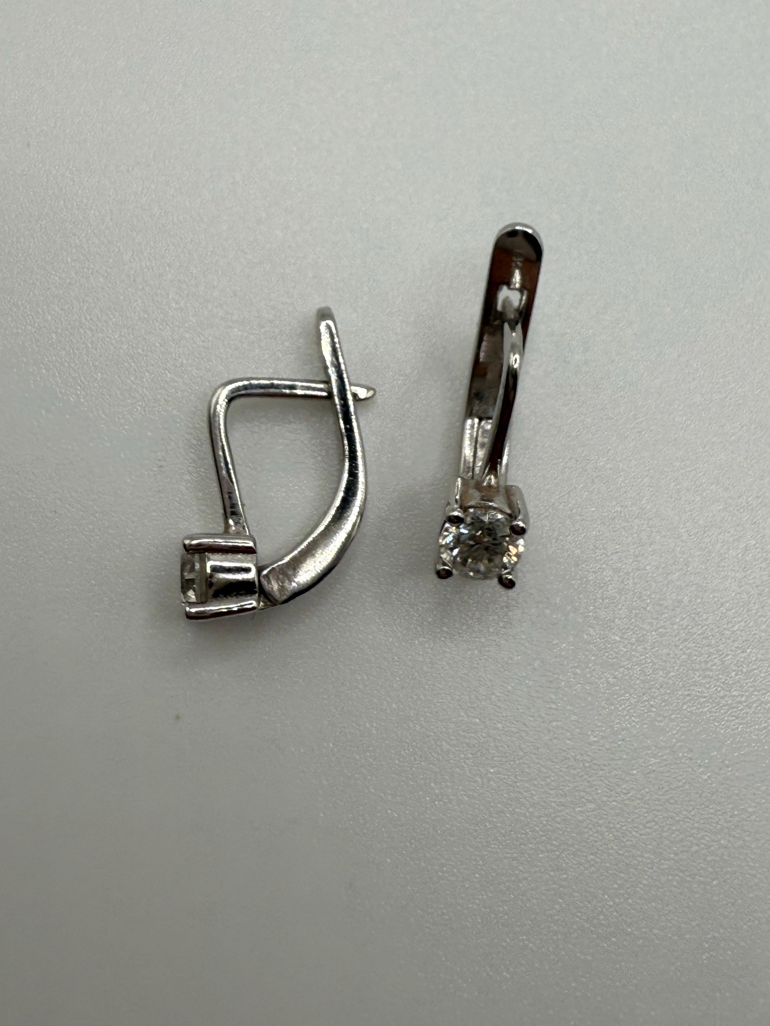 Vintage diamond earrings 0.60ct European closure english lock style earrings 14K For Sale 2