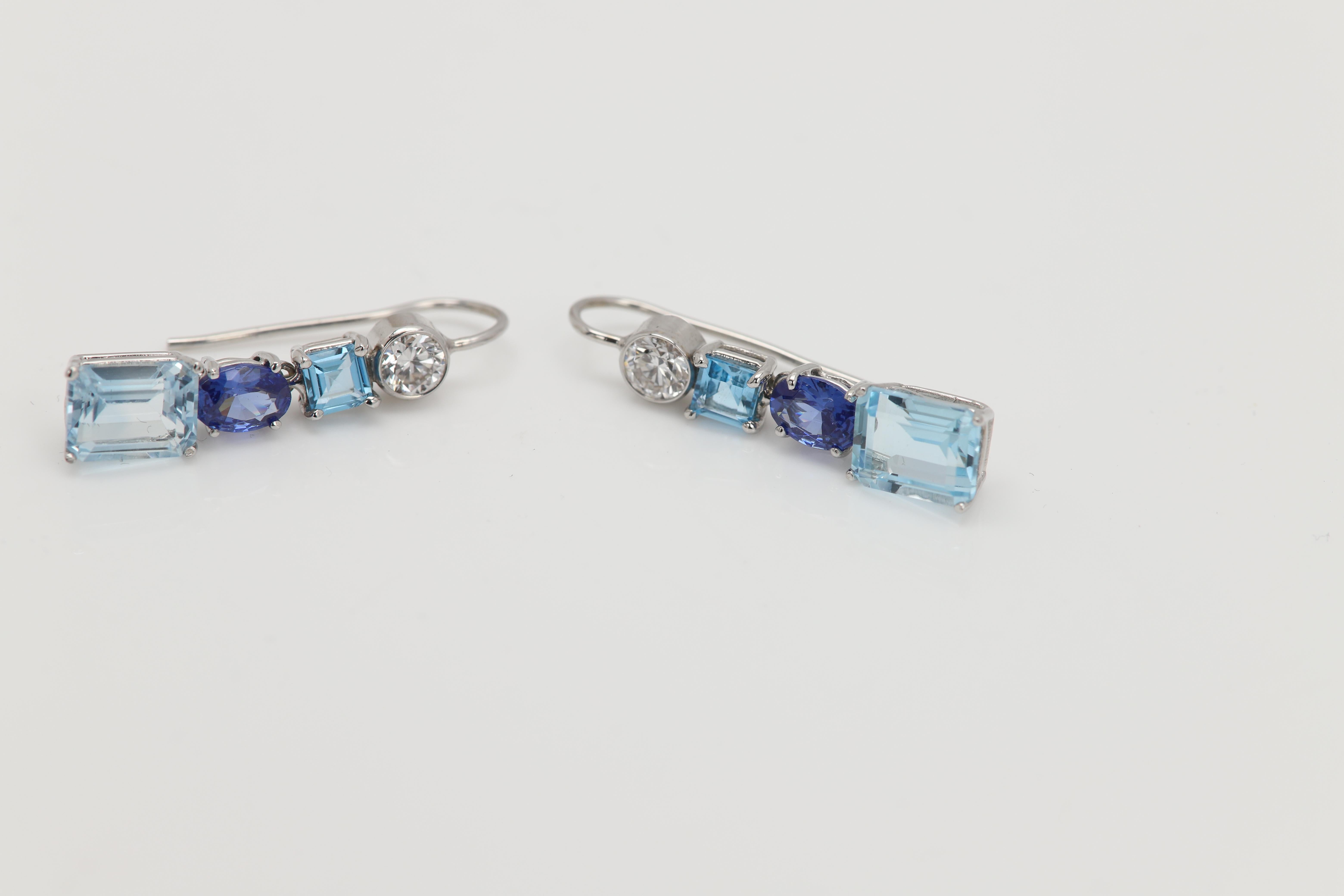 Vintage Diamond Earrings 14 Karat Weißgold Dangle Natural Aquamarin (Gemischter Schliff) im Angebot