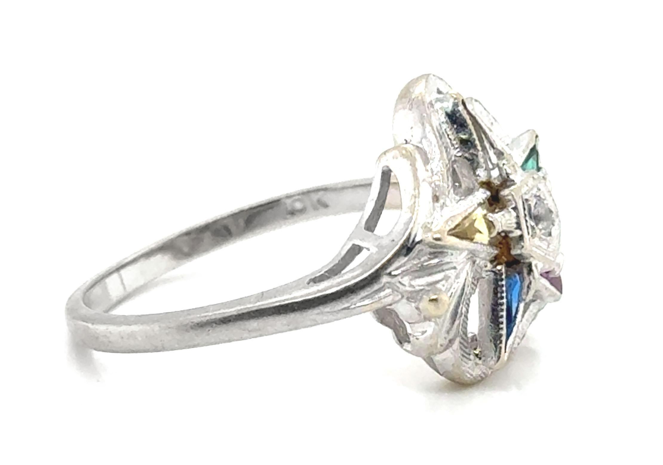 Vintage Diamond Eastern Star Ring Cocktail Original 1930er Jahre Weißgold


Mit einem herrlichen echten .05ct natürlichen runden Brillantschliff Diamanten Zentrum 

Dieser Ring ist über $130 in Gold Wert allein

Dreieckige Edelsteine im Laborschliff