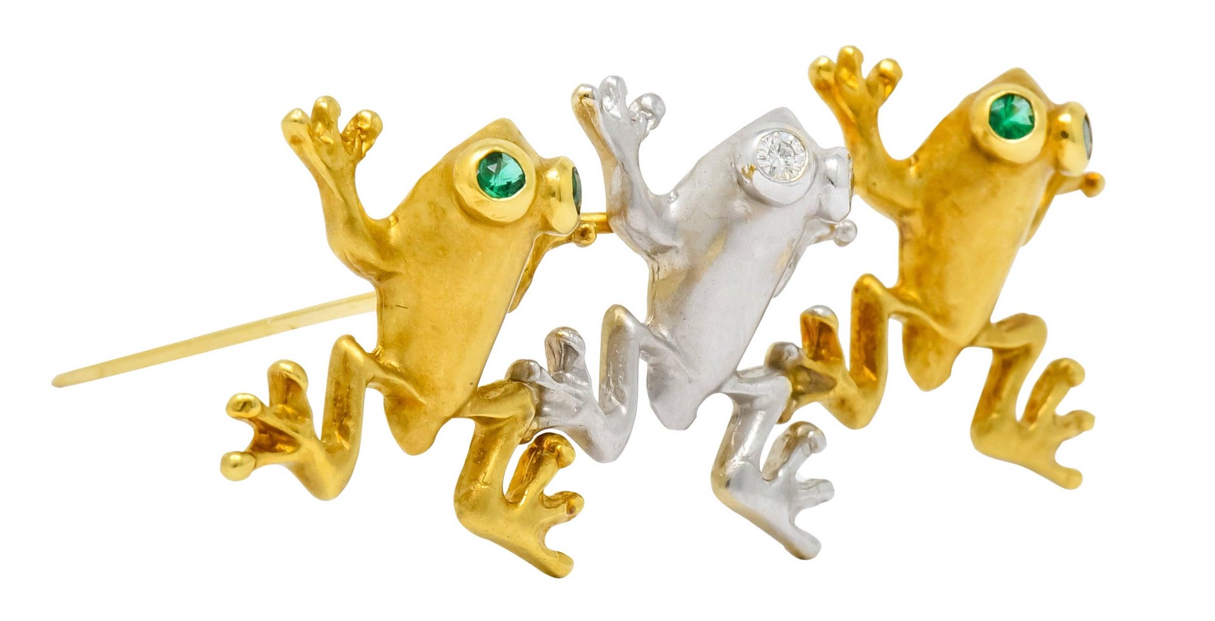 Vintage Diamond Emerald 18 Karat Two-Tone Gold Frog Brooch, circa 1990s 3