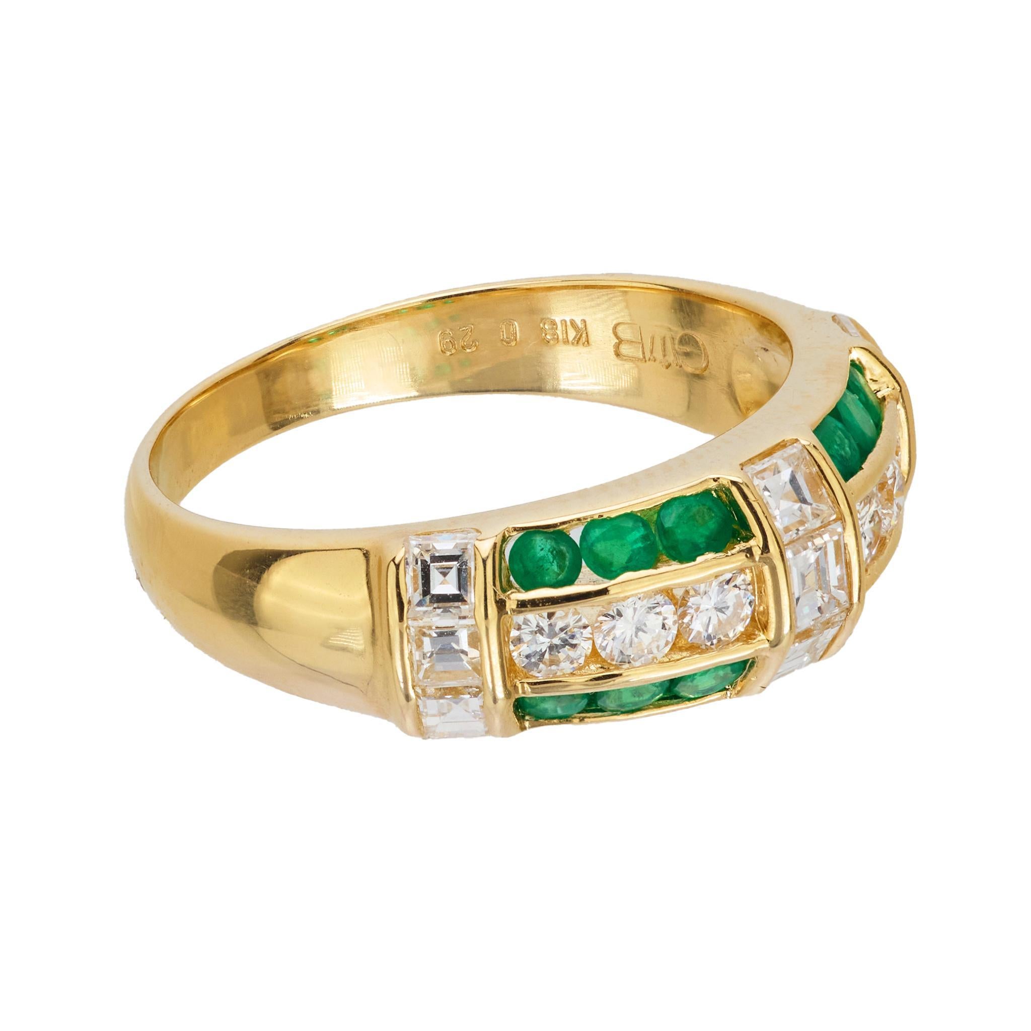 Modern Vintage diamond emerald 18k yellow gold band For Sale