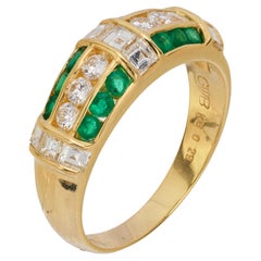 Anillo vintage de oro amarillo de 18k con diamante y esmeralda