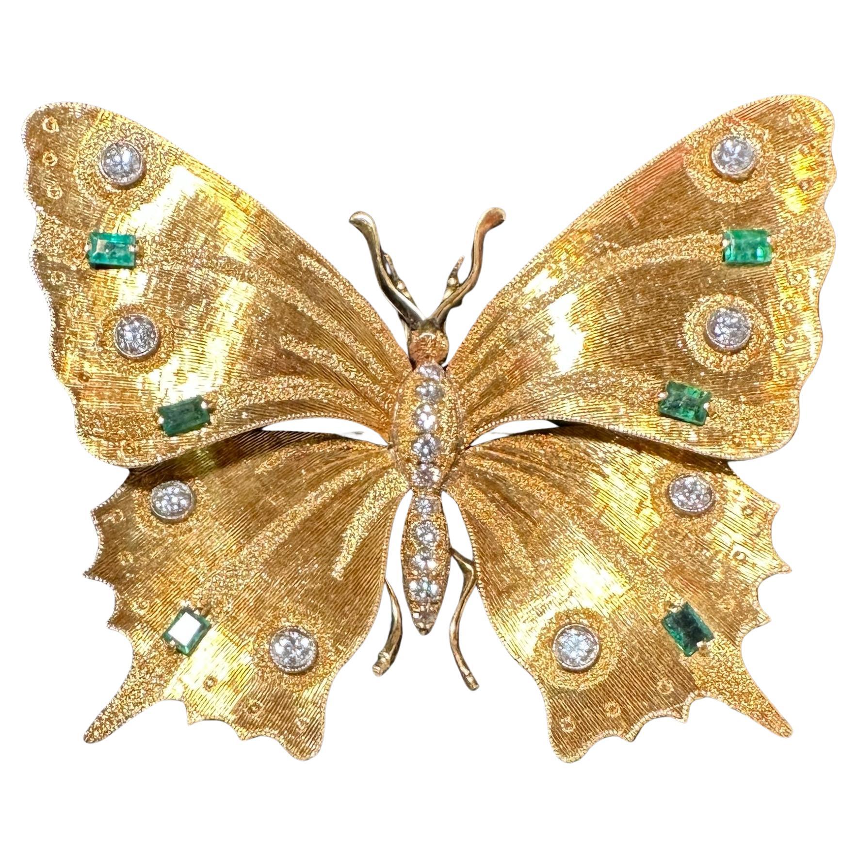 Vintage Diamond, Emerald and 18K Gold Butterfly Brooch For Sale