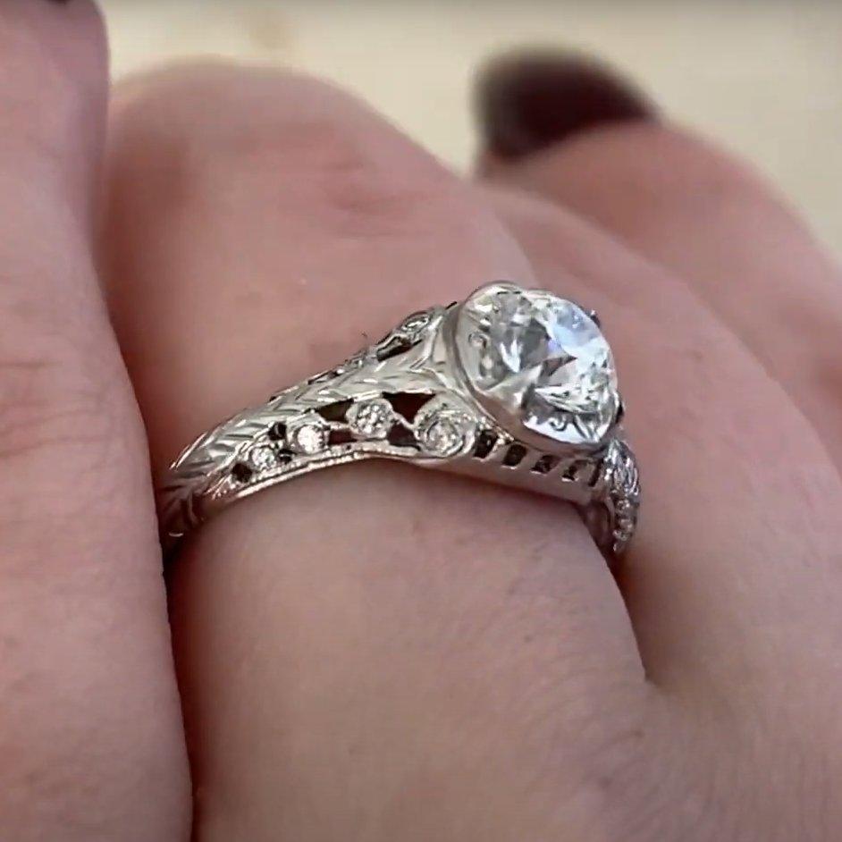 Taille vieille Europe Diamant de fiançailles de taille européenne ancienne (environ 0,7 carat), platine en vente