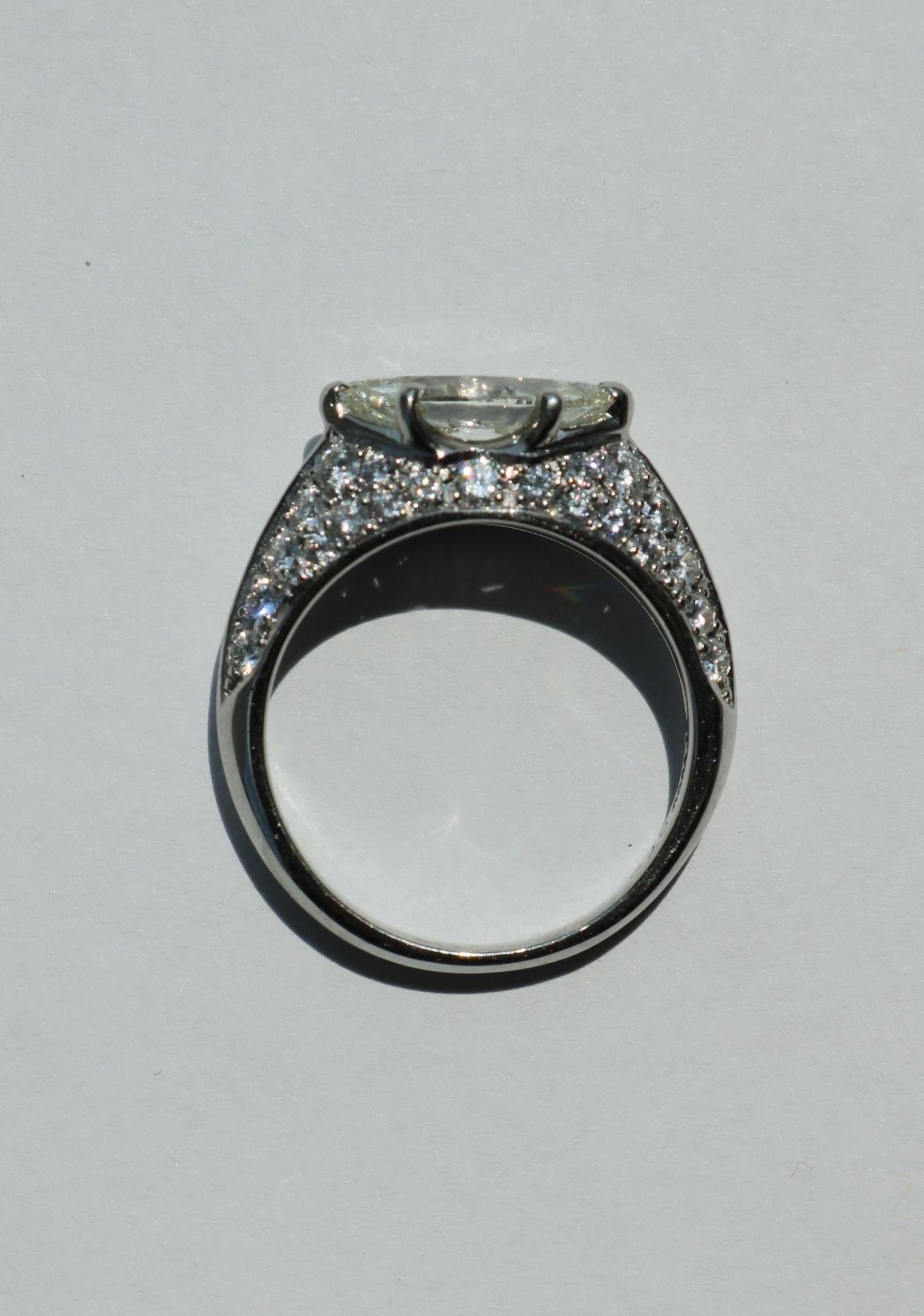 Anillo de compromiso de diamantes vintage East West Marquise Pave Set Montaje en platino en venta 6