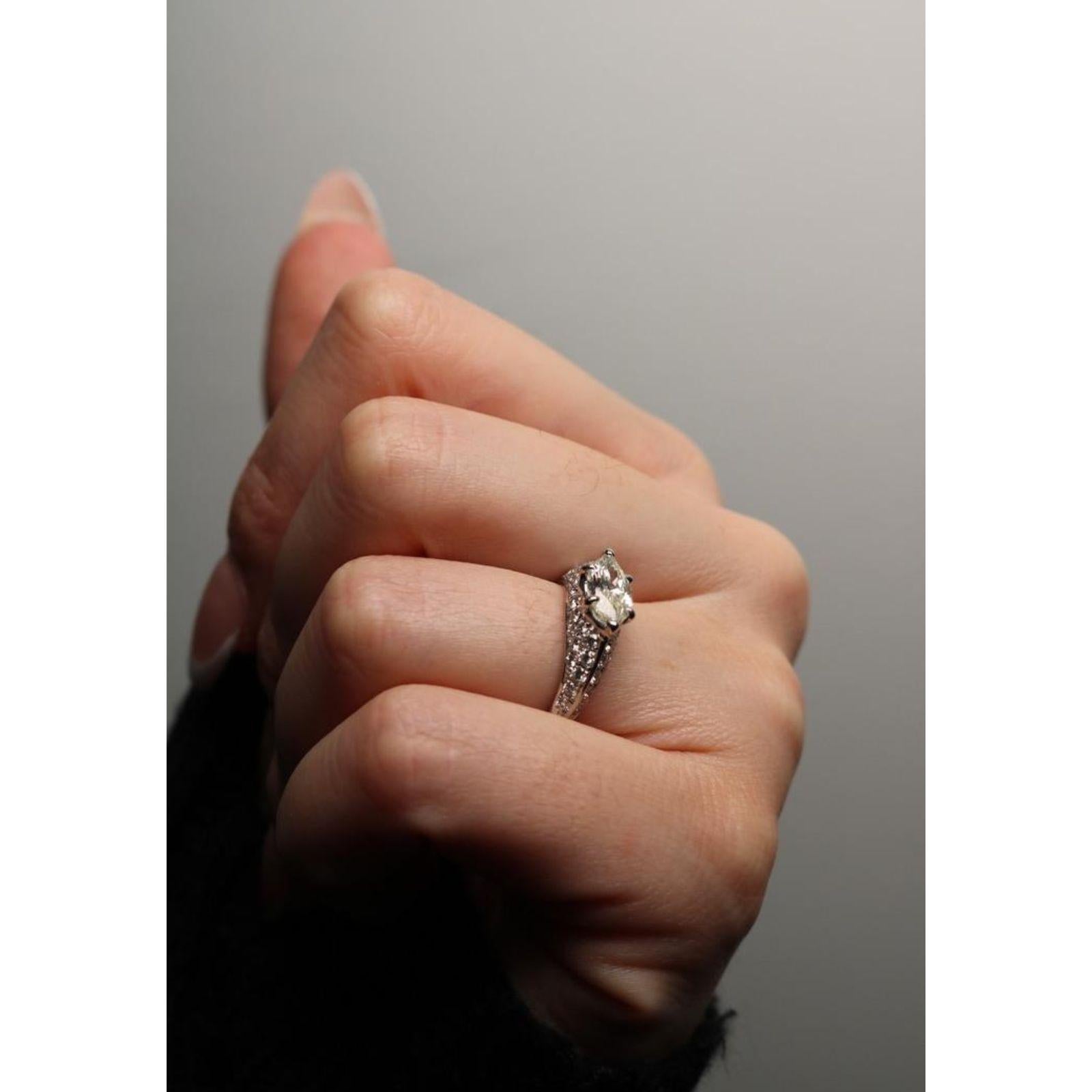 Anillo de compromiso de diamantes vintage East West Marquise Pave Set Montaje en platino en venta 10
