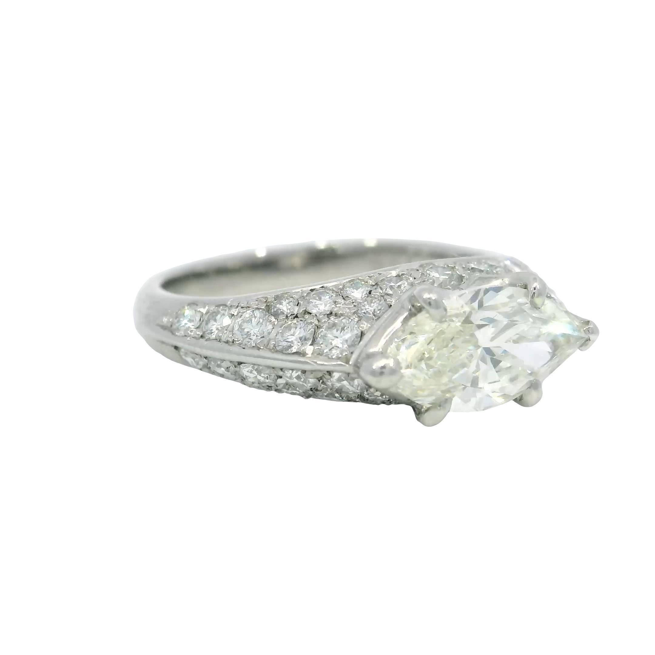 Anillo de compromiso de diamantes vintage East West Marquise Pave Set Montaje en platino Corte mixto en venta