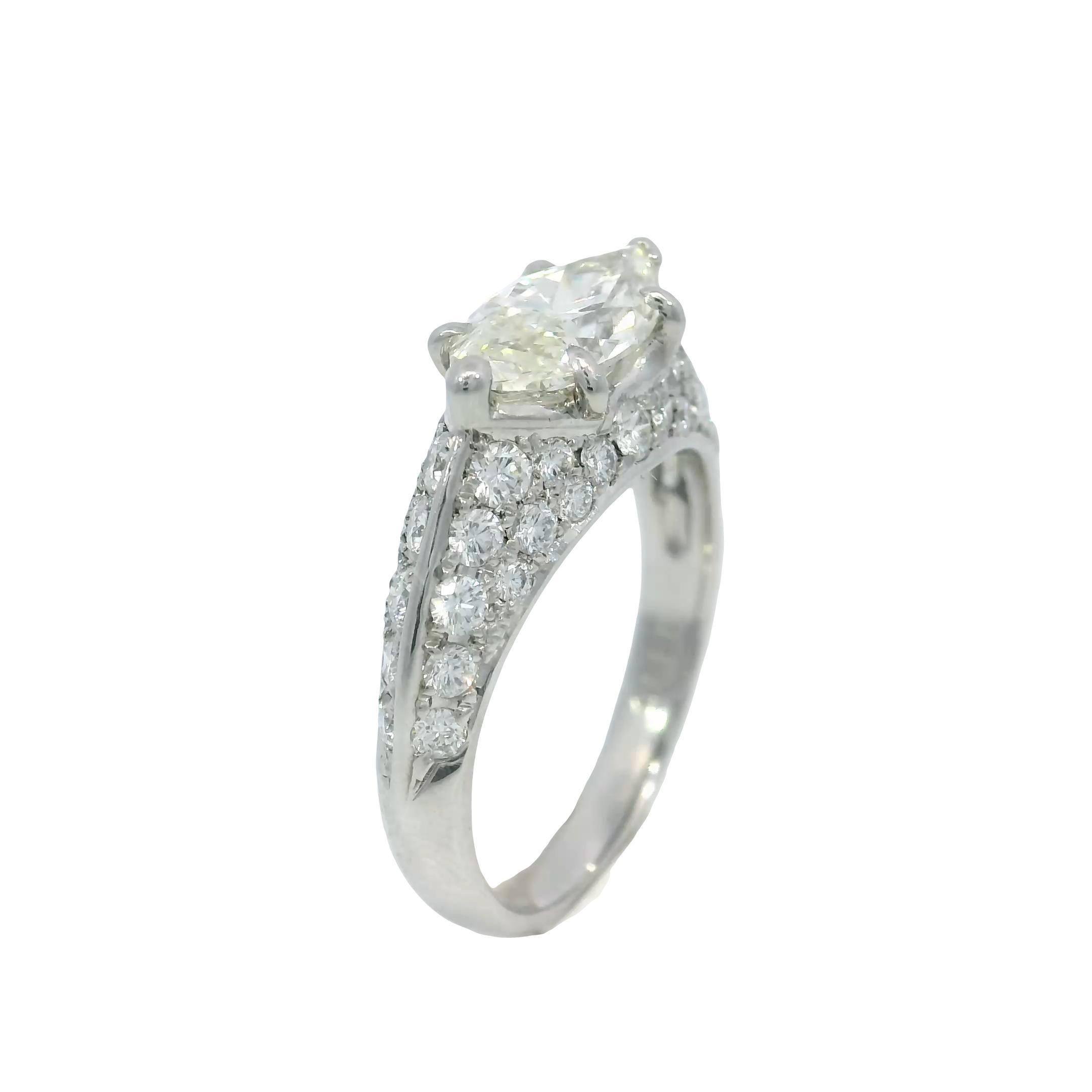 De las mujeres Anillo de compromiso de diamantes vintage East West Marquise Pave Set Montaje en platino en venta