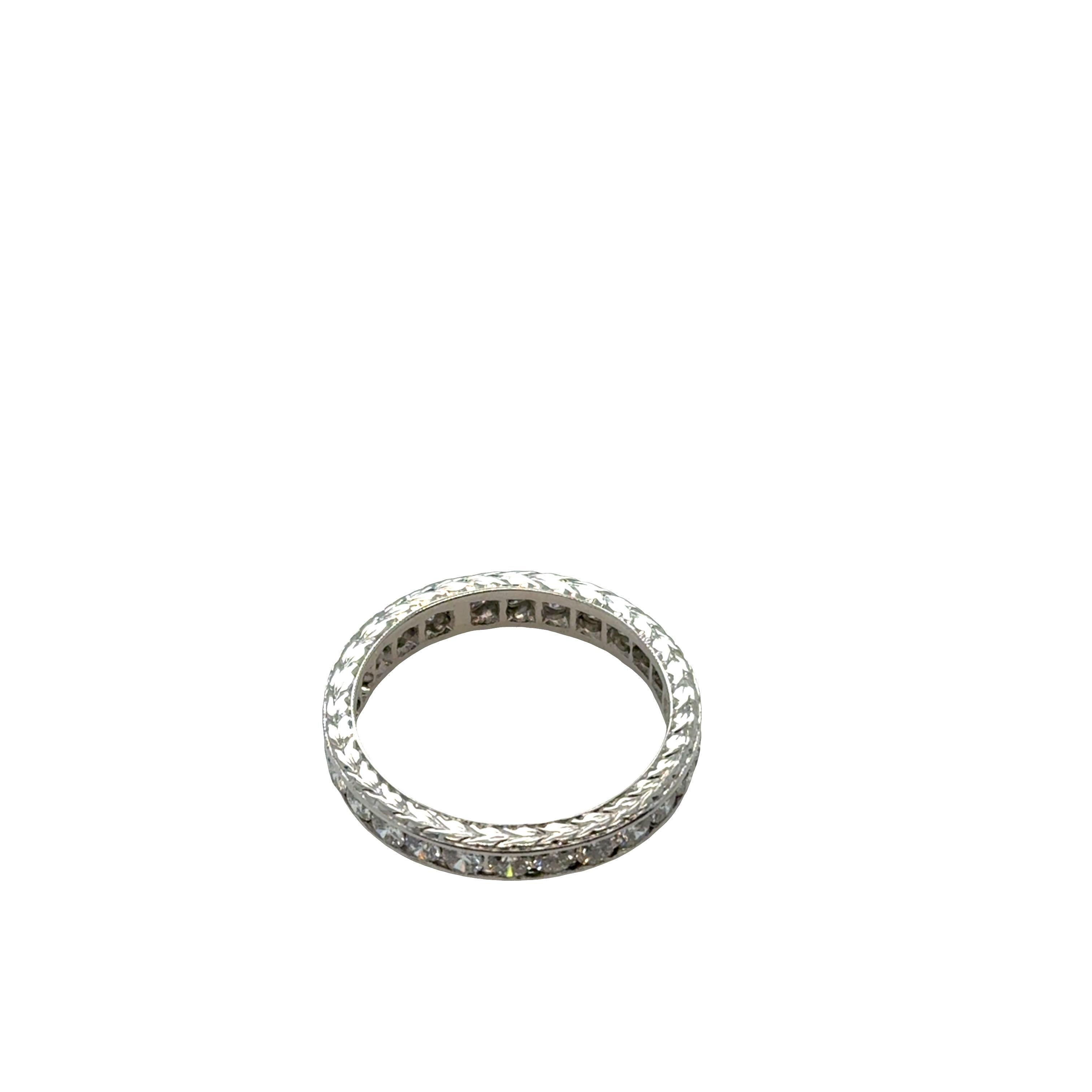 Anillo de Diamantes Vintage - 1.50 ct - Platino en Excelente estado para la venta en beverly hills, CA