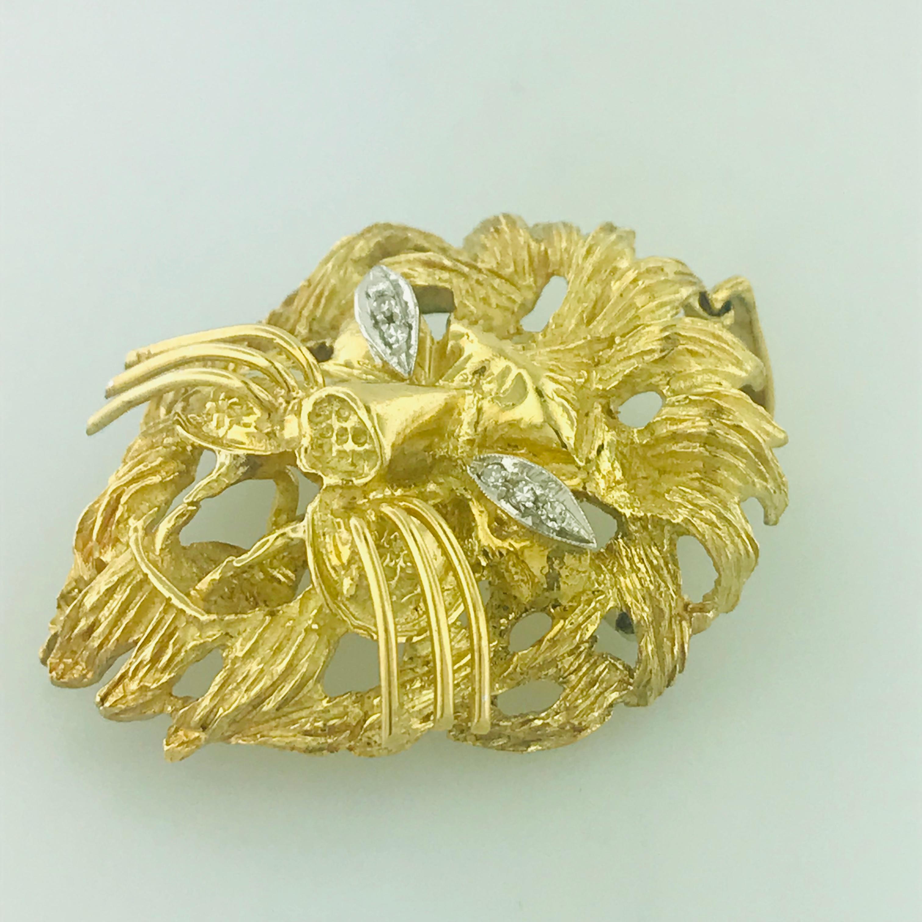 Vintage Lion Diamond Eye'd Brooch Pin and Pendant in 18 Karat Yellow Gold 3