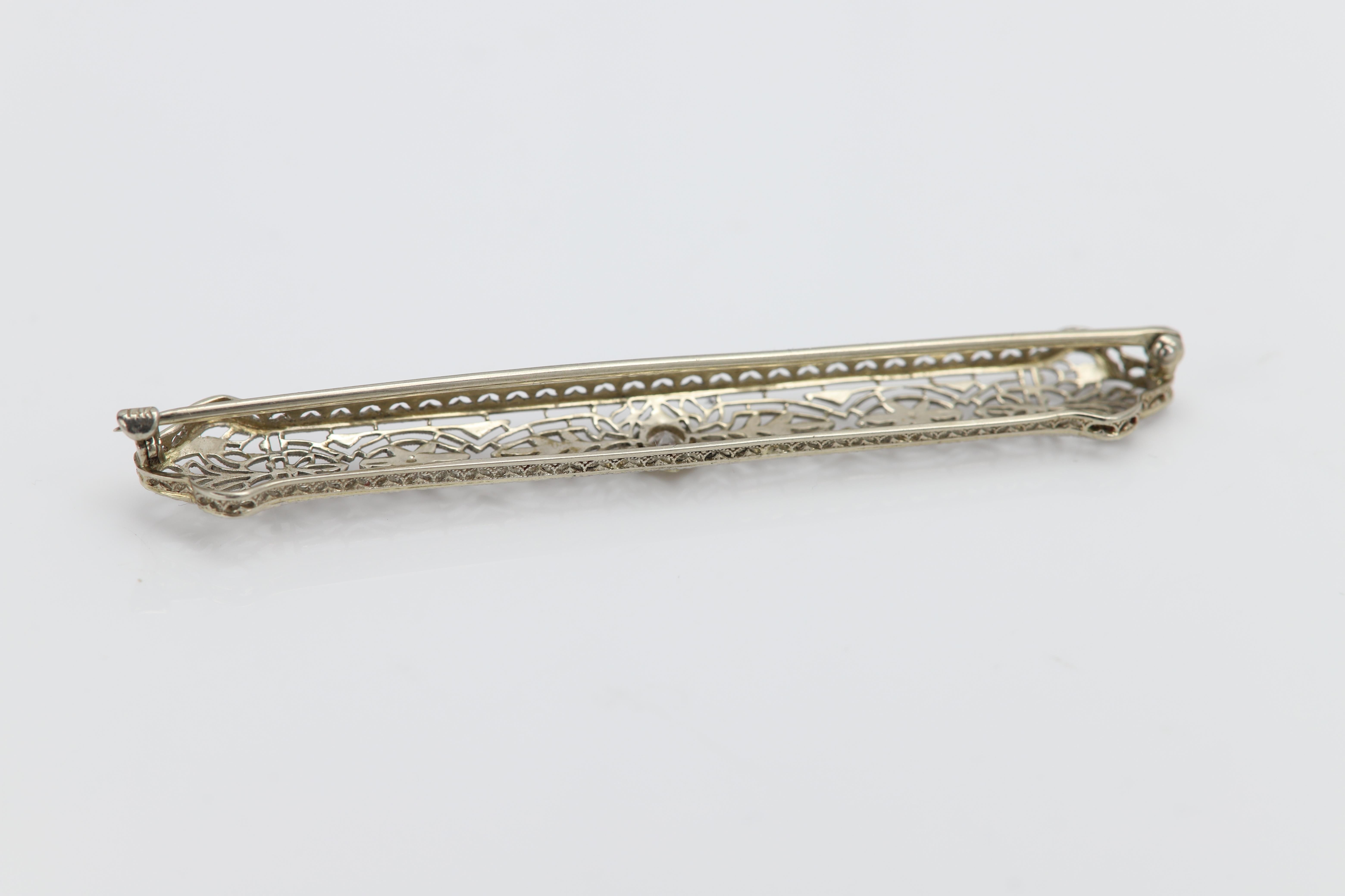 Vintage Diamond Filigree Brooch 14 karat White Gold Brooch Pin circa 1940's For Sale 5