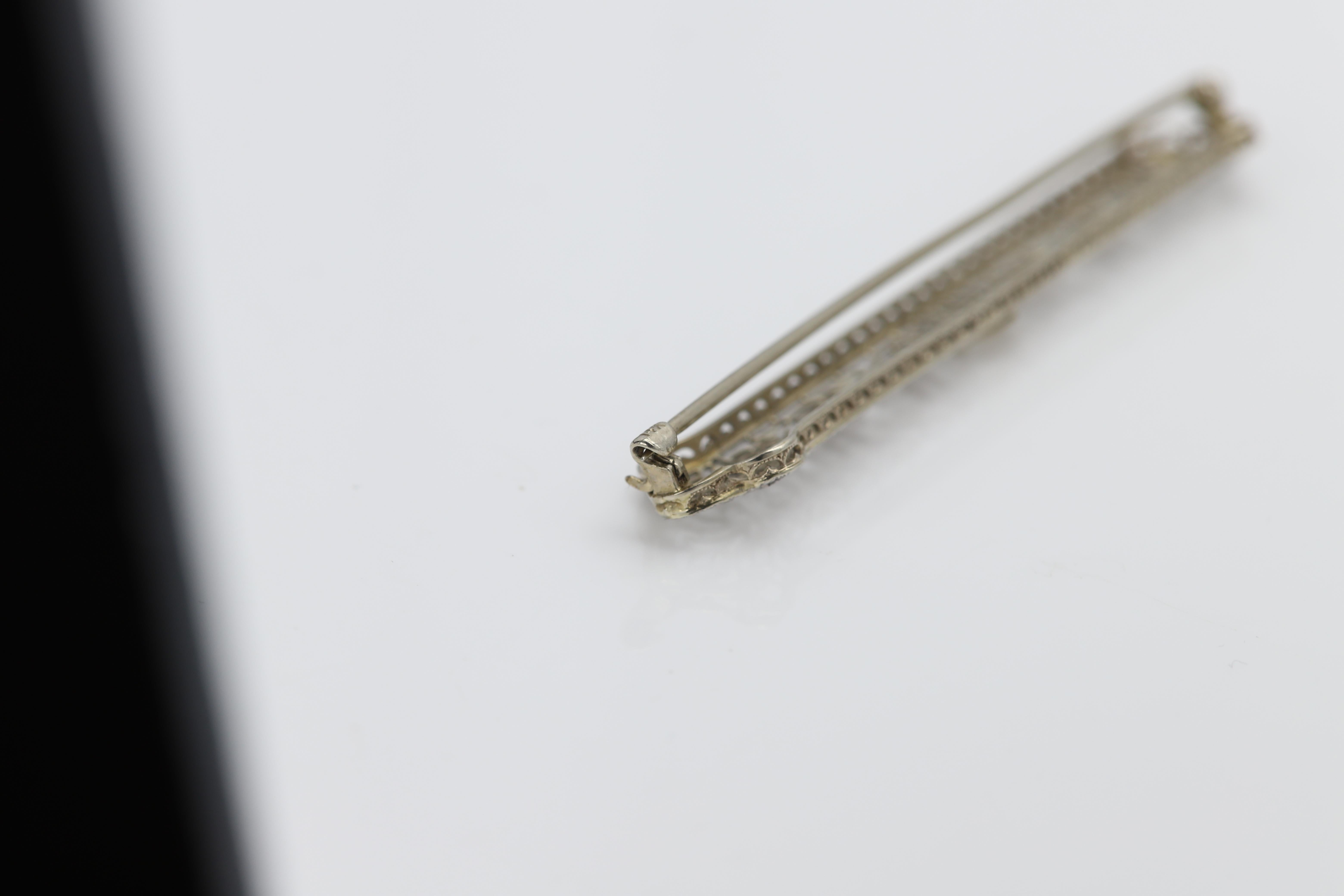 Vintage Diamond Filigree Brooch 14 karat White Gold Brooch Pin circa 1940's For Sale 6