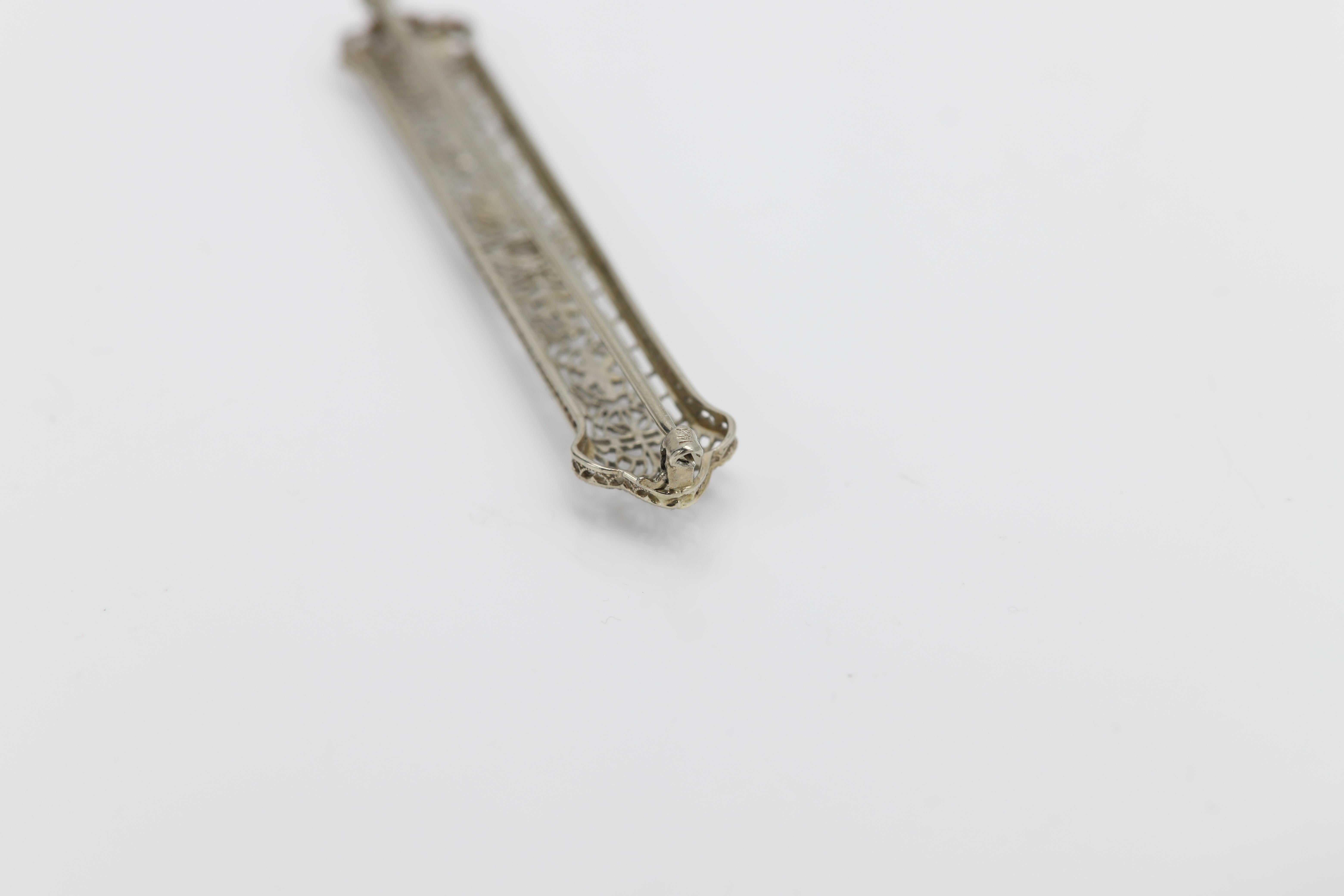Vintage Diamond Filigree Brooch 14 karat White Gold Brooch Pin circa 1940's For Sale 7