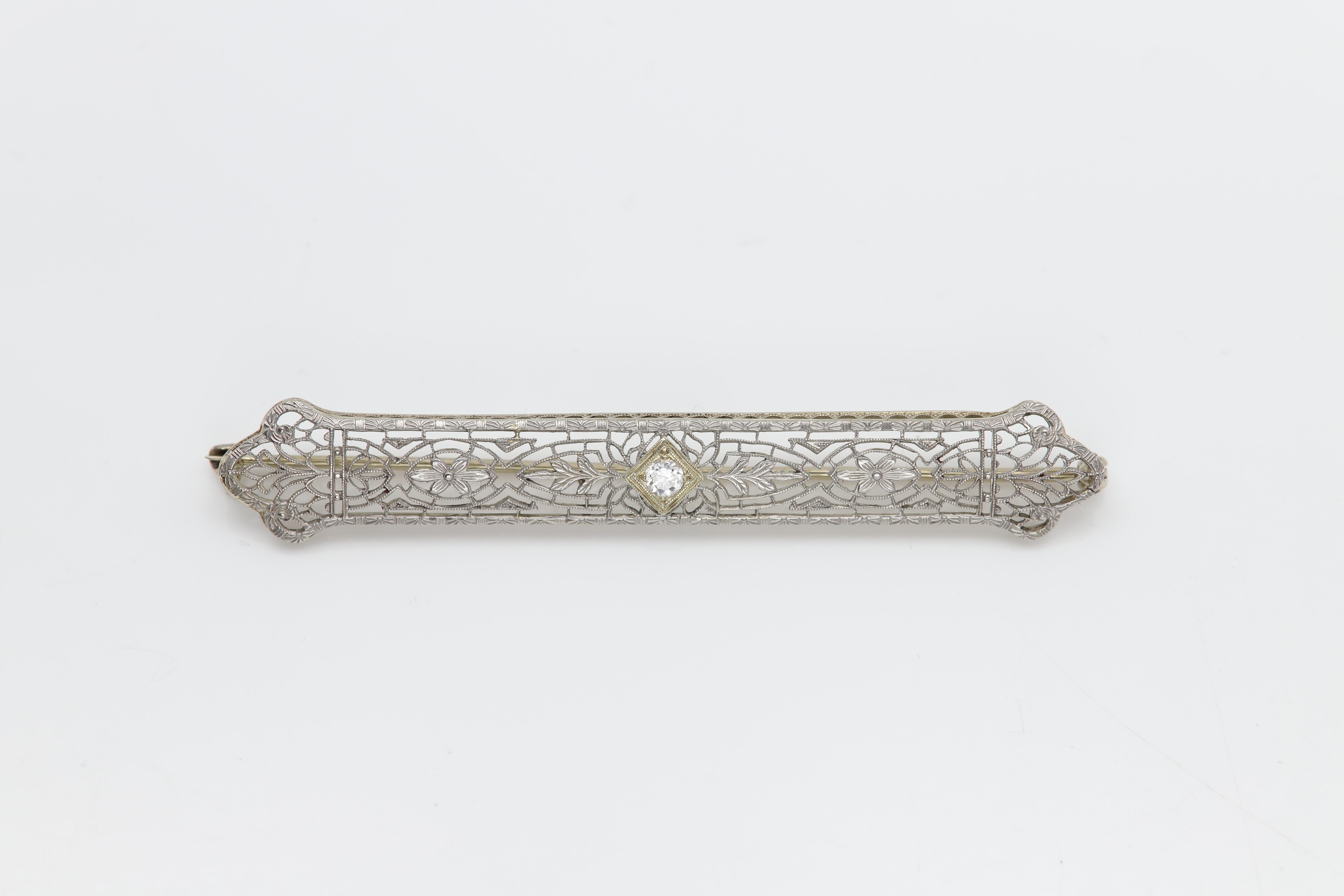 Women's Vintage Diamond Filigree Brooch 14 karat White Gold Brooch Pin circa 1940's For Sale