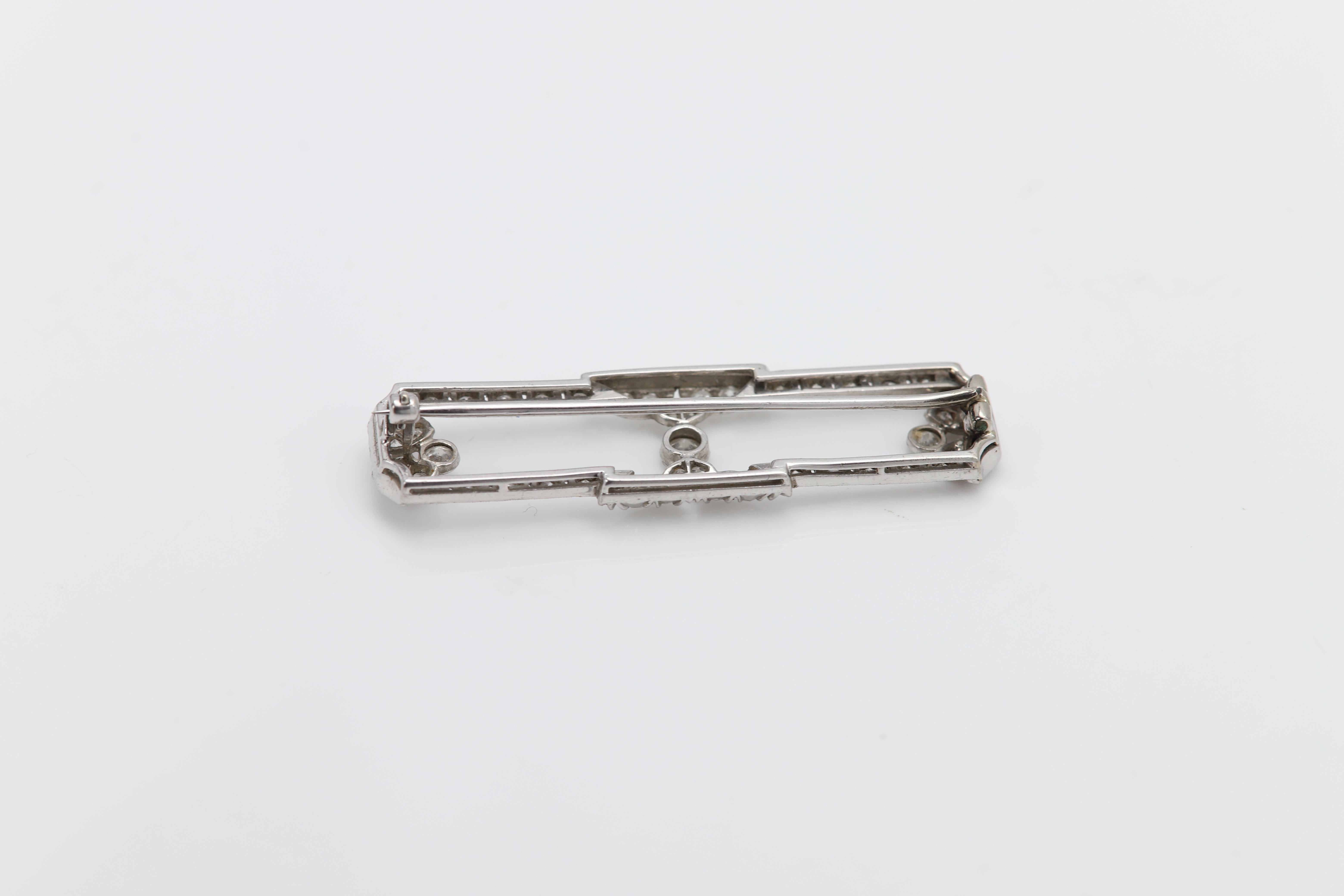 Vintage Diamond Filigree Brooch 18 karat White Gold Brooch Pin circa 1930's For Sale 5