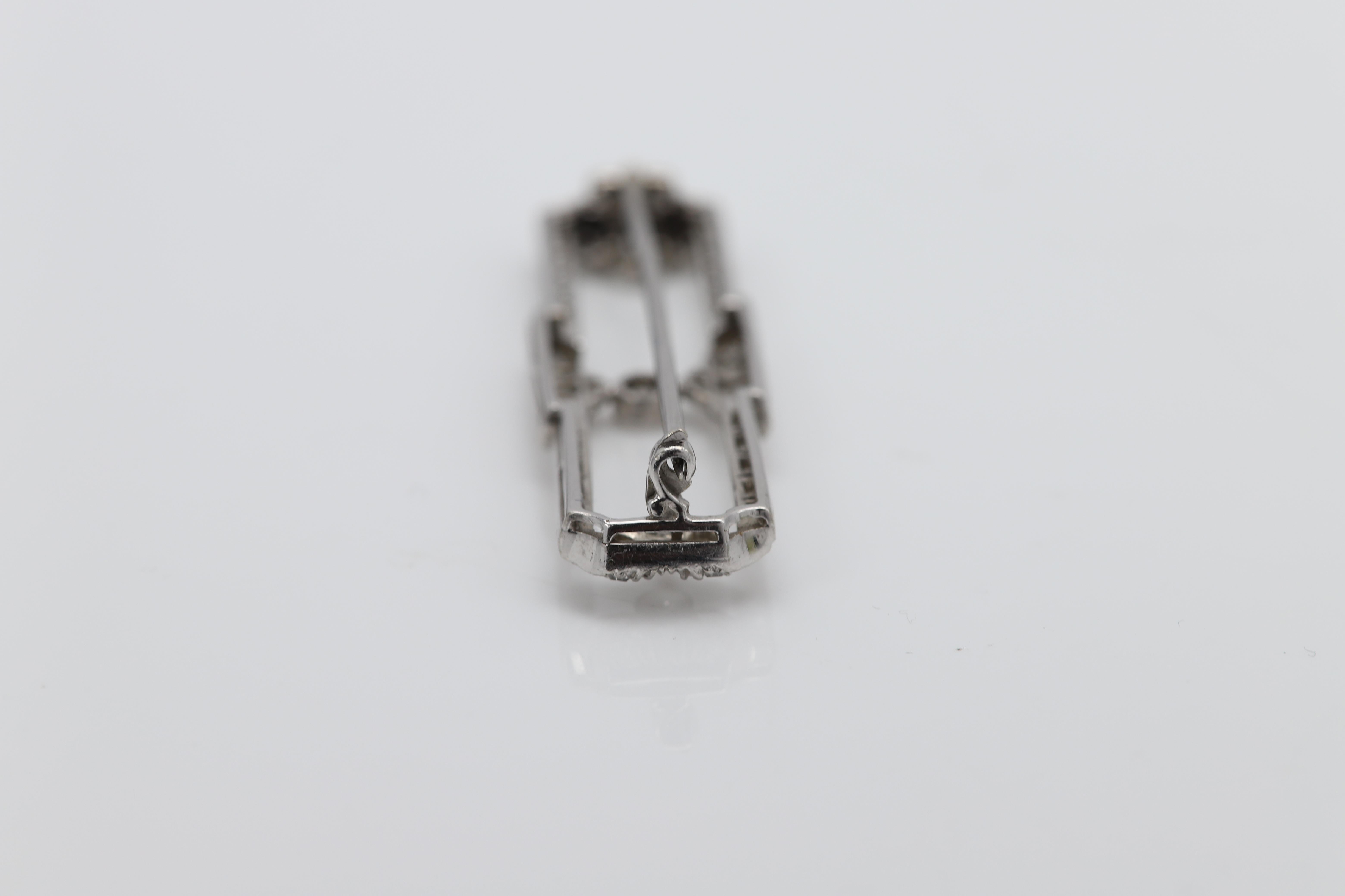 Vintage Diamond Filigree Brooch 18 karat White Gold Brooch Pin circa 1930's For Sale 6