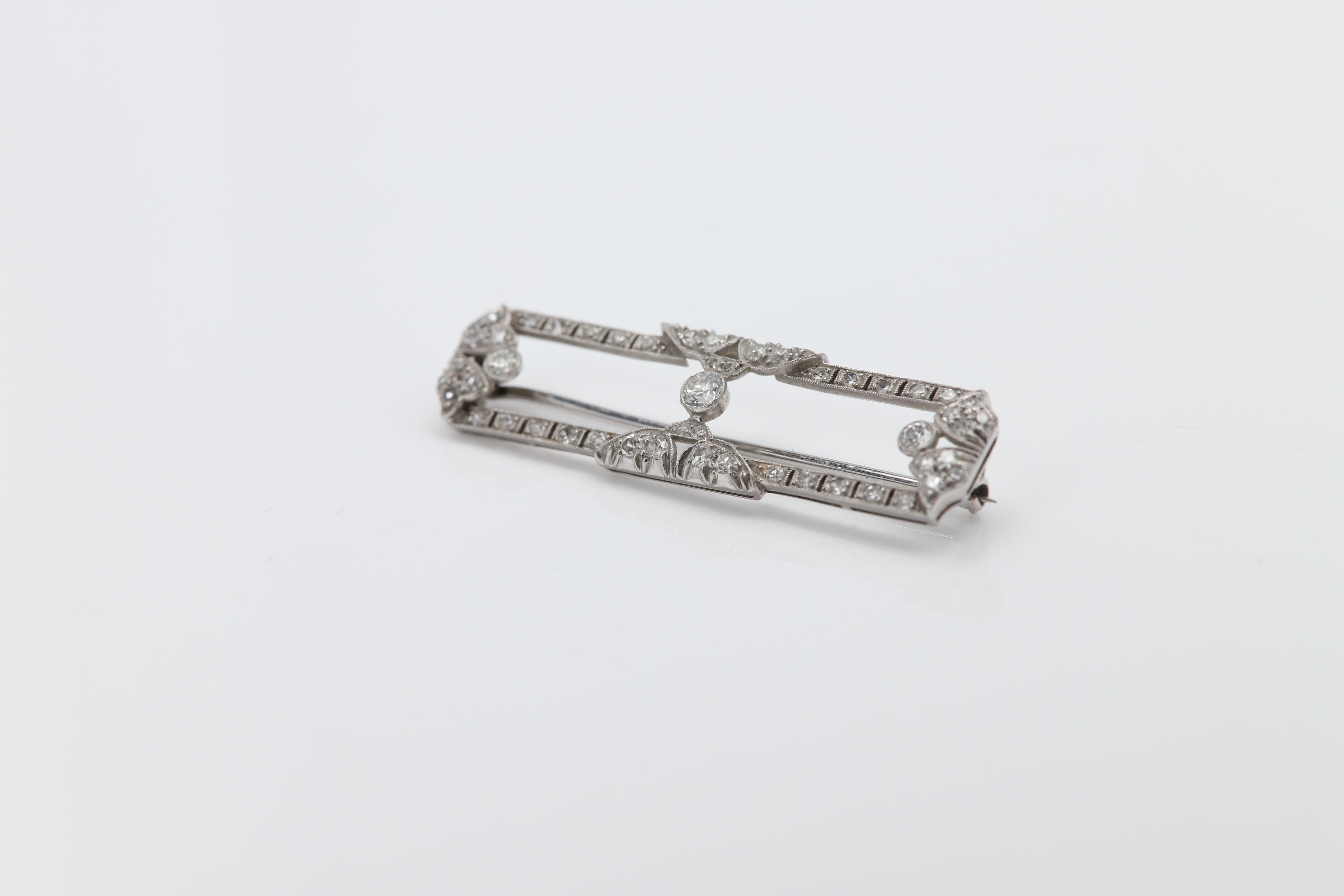 Vintage Diamond Filigree Brooch 18 karat White Gold Brooch Pin circa 1930's For Sale 3