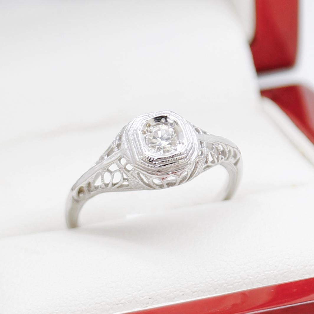 Vintage Diamond Filigree Engagement Ring, White Gold For Sale 1