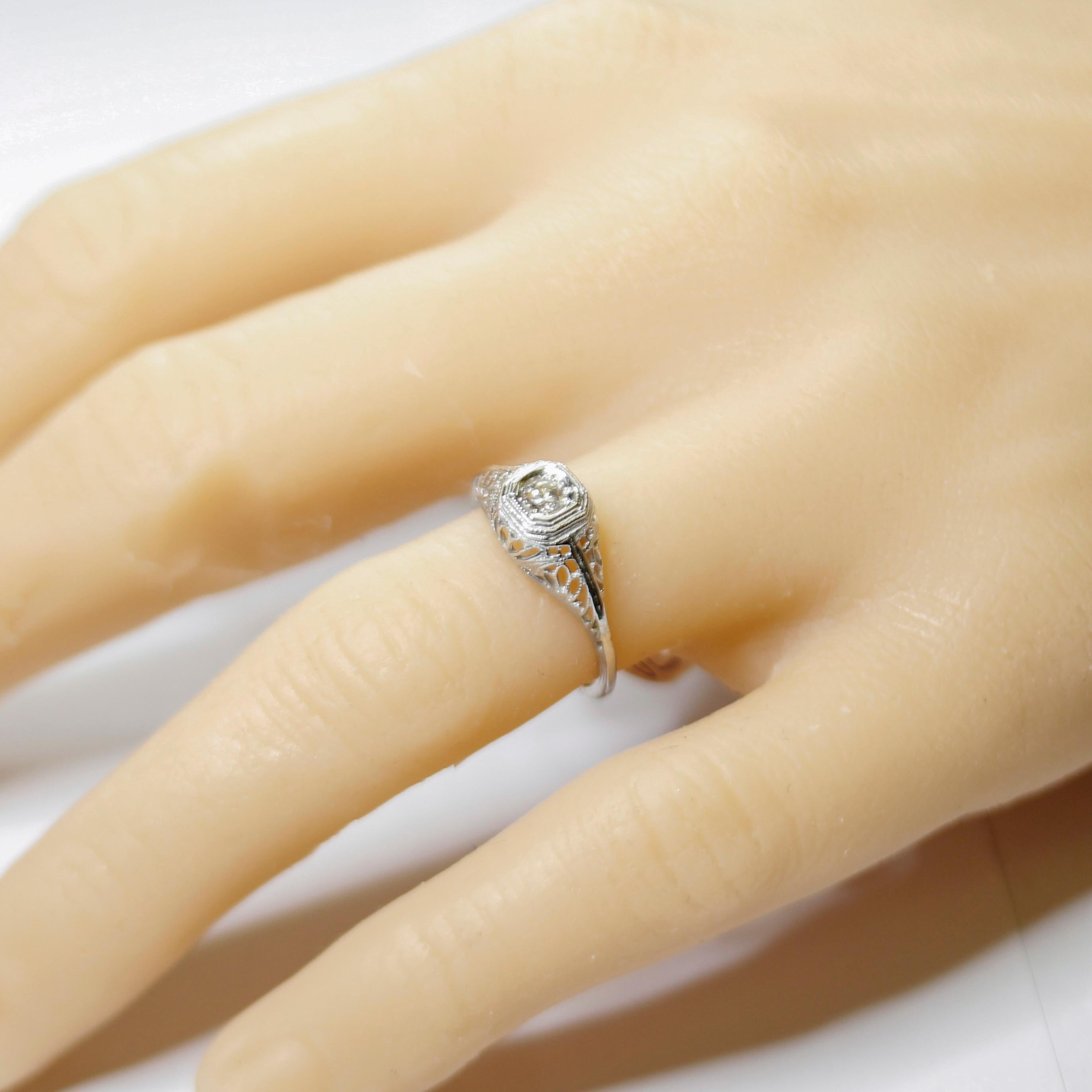 Vintage Diamond Filigree Engagement Ring, White Gold For Sale 5