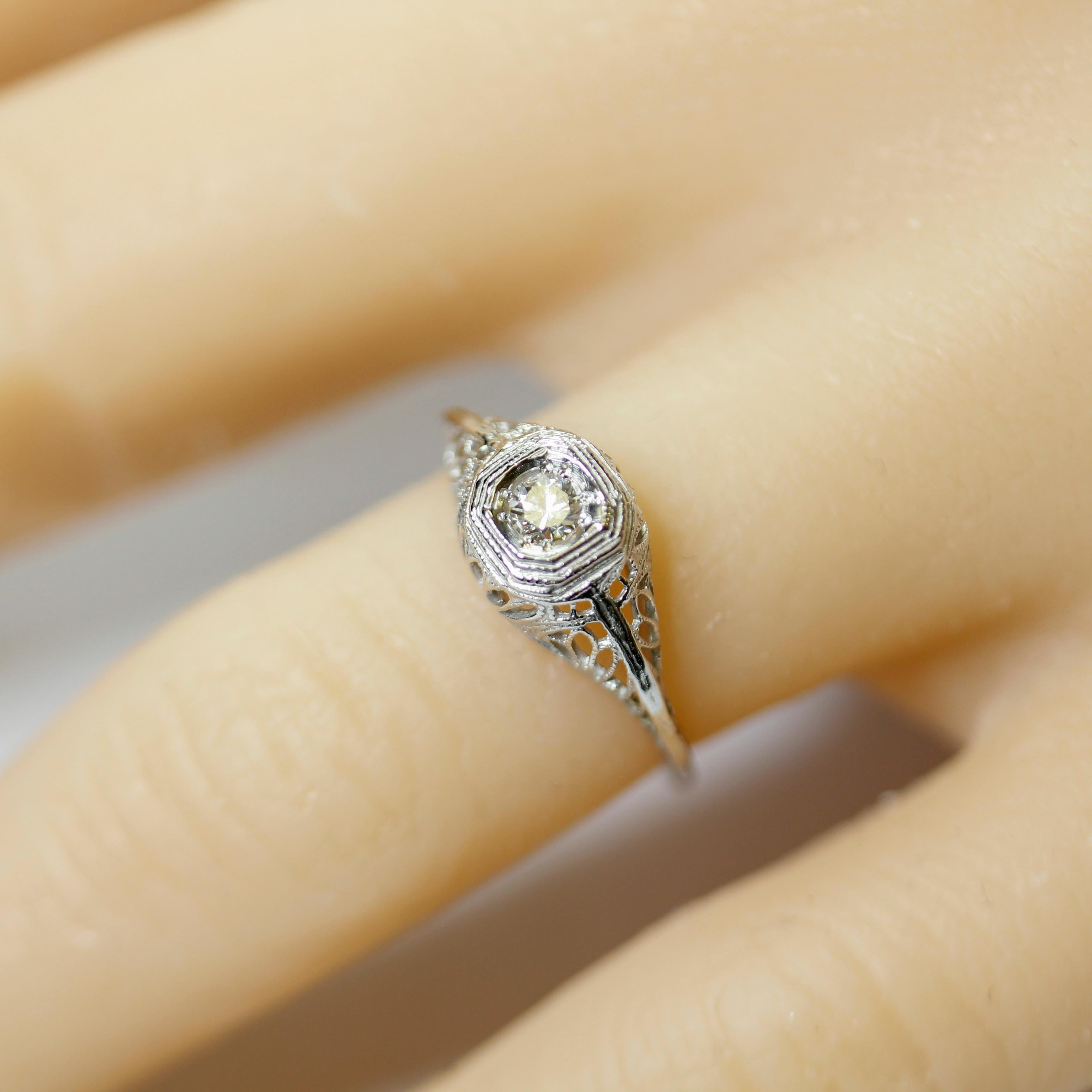 Vintage Diamond Filigree Engagement Ring, White Gold For Sale 6