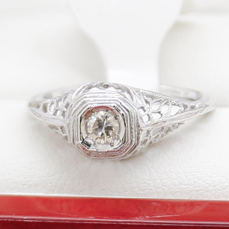 Vintage Diamond Filigree Engagement Ring, White Gold For Sale 8