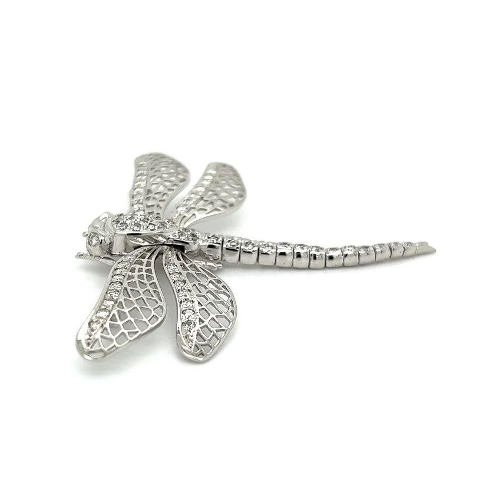 Vintage Diamond Filigree Gold Dragonfly Articulating Tail Brooch Pin In Excellent Condition For Sale In Montreal, QC
