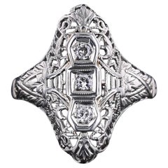 Vintage Diamond Filigree Ring of 18k White Gold