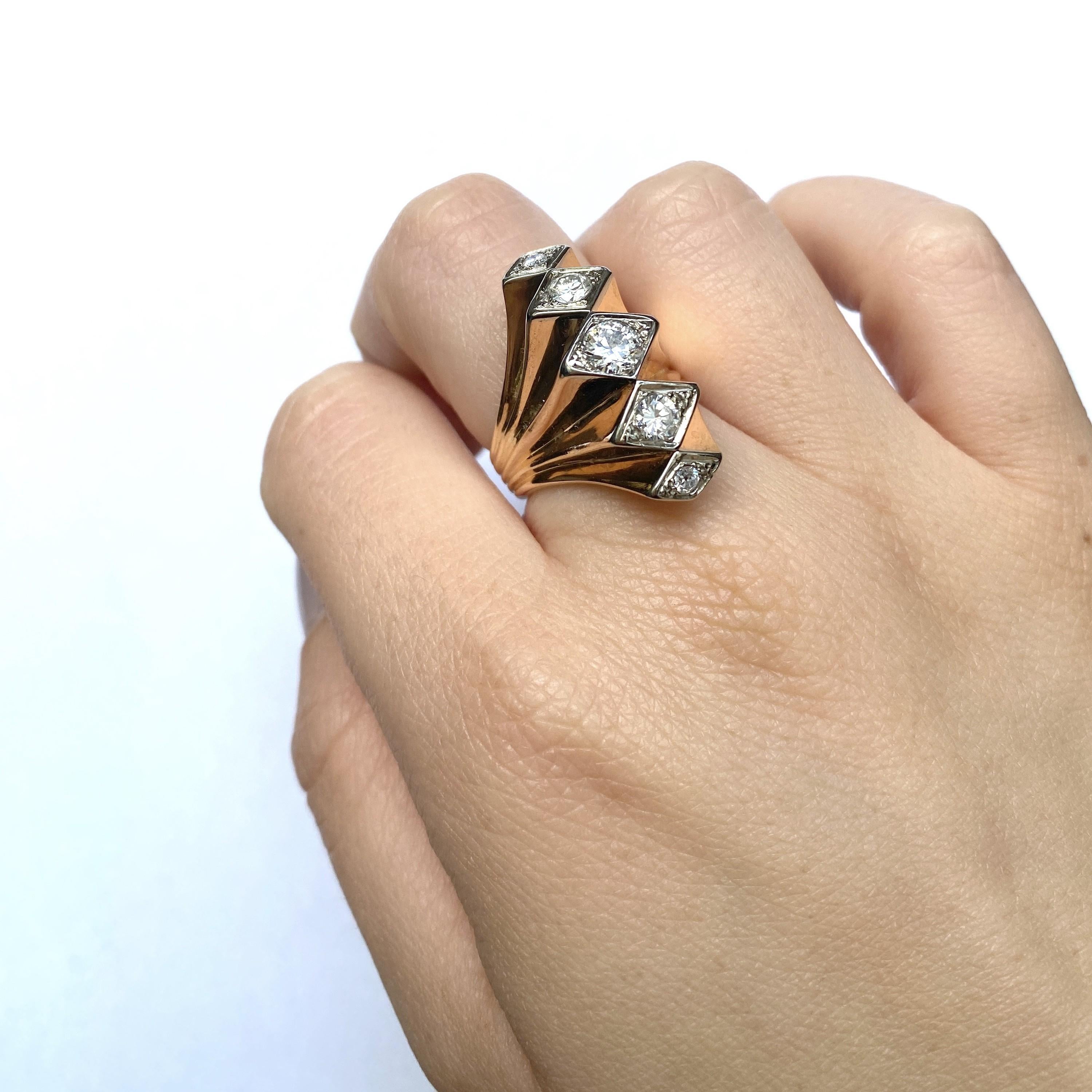 Vintage Diamond Five Row Fan Ring Gold, circa 1940 In Good Condition In London, GB