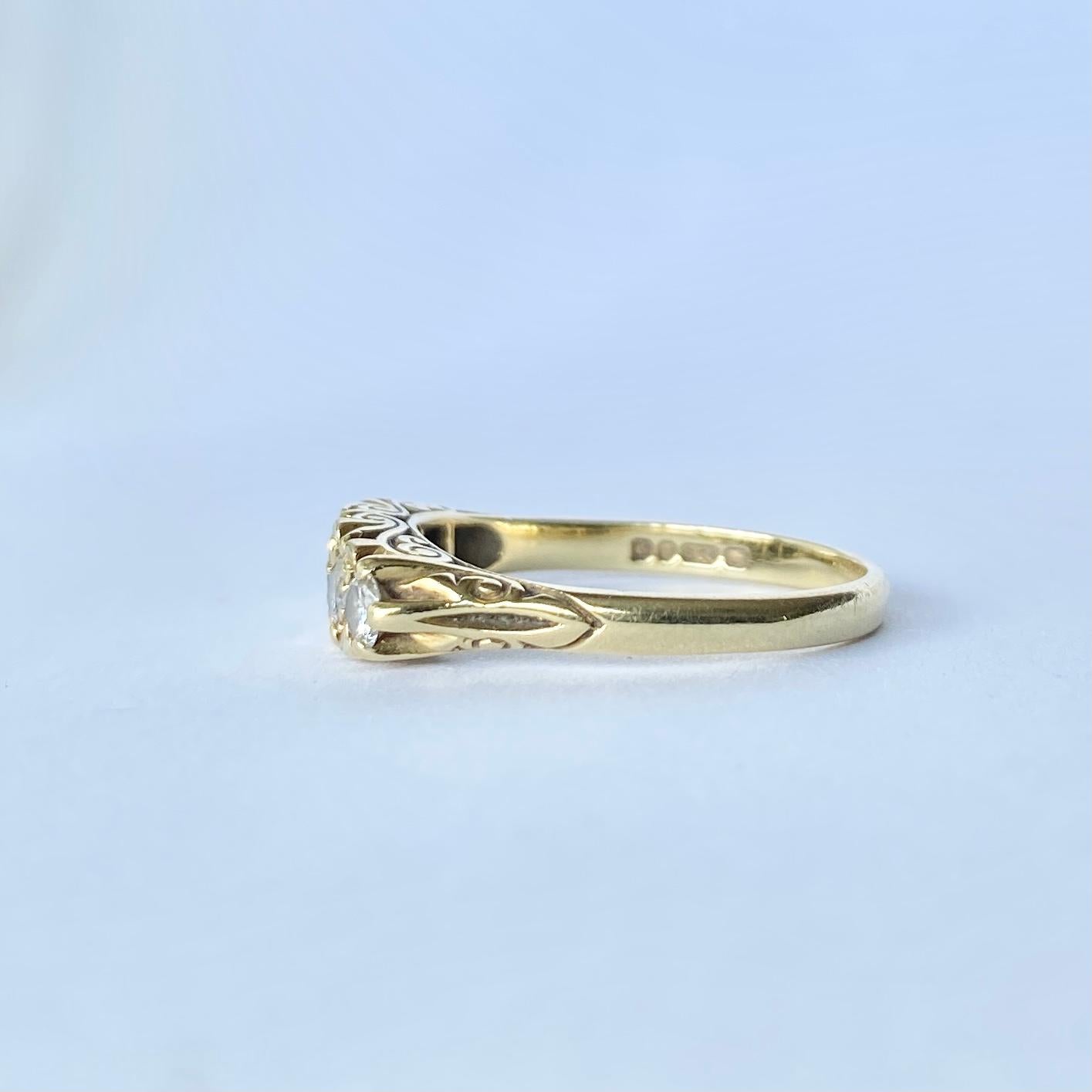 Diamant- Fünf-Stein-Ring aus 18 Karat Gold (Moderne) im Angebot