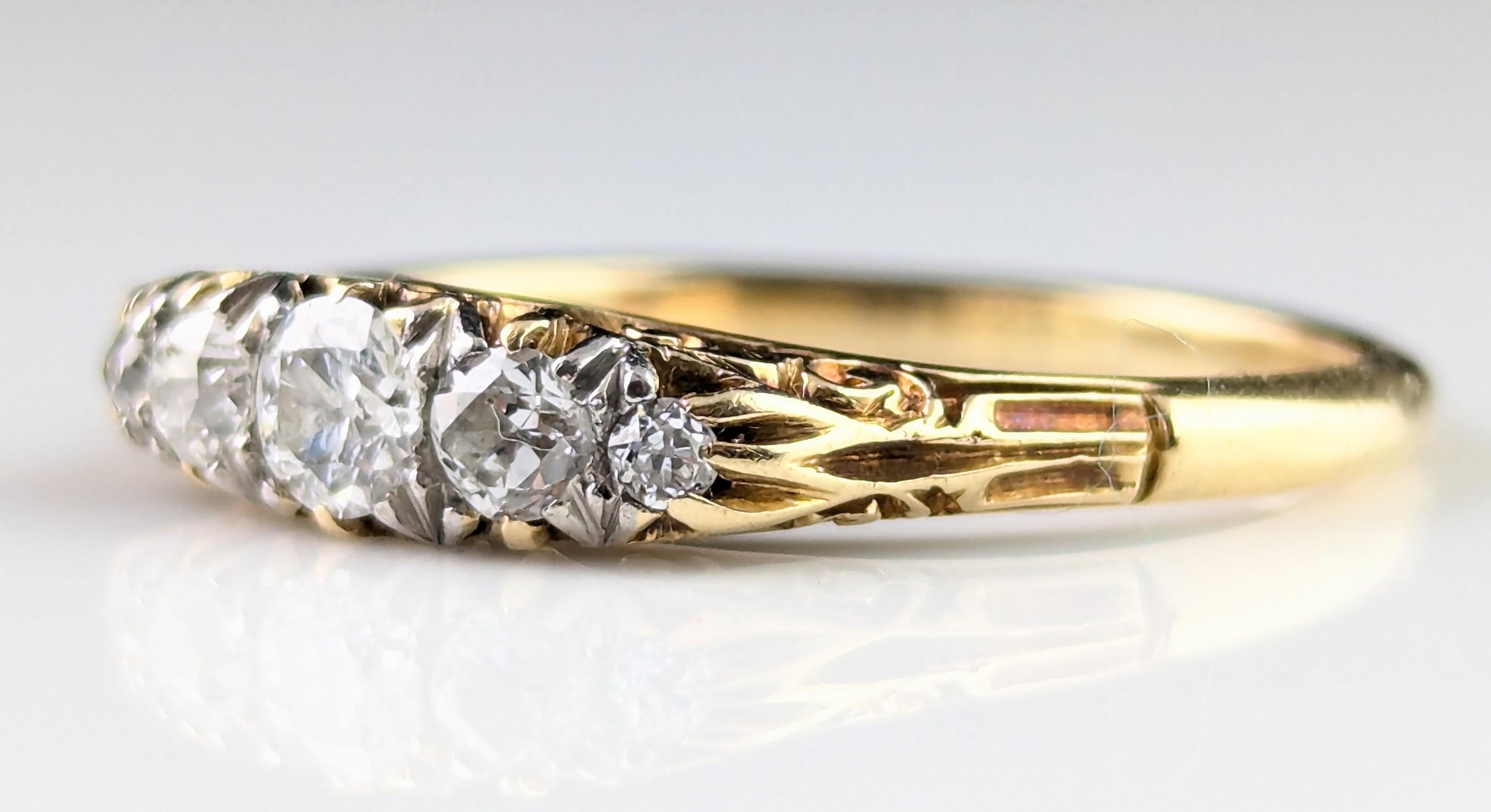 Vintage Diamond five stone ring, 18k yellow gold For Sale 2