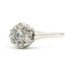 Anello vintage con grappolo di fiori in diamanti, in oro bianco 14k