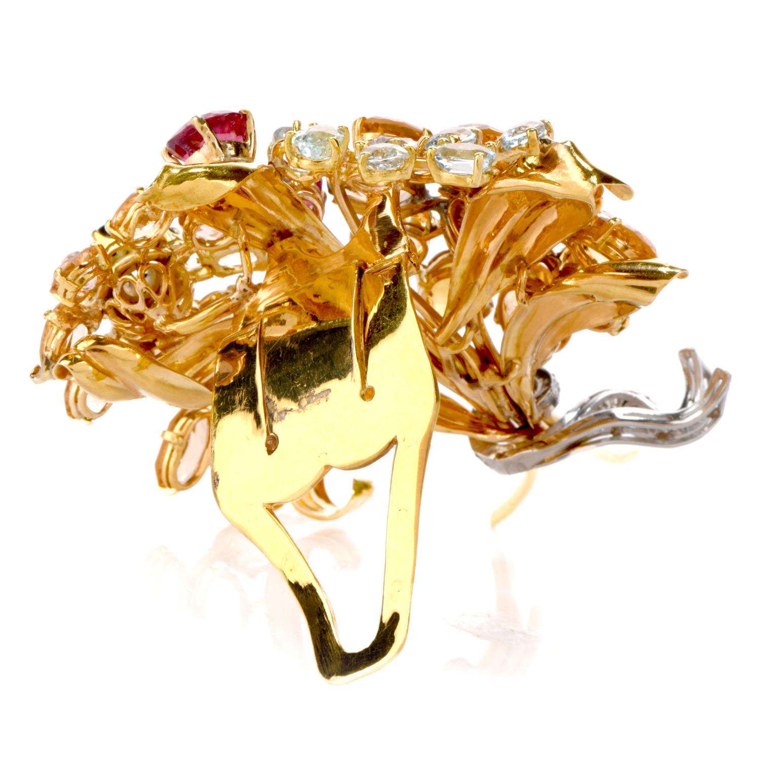 Taille coussin antique Vintage Diamond GIA Natural Sapphire 18K Gold Flower Bouquet Clip Brooch-pin en vente