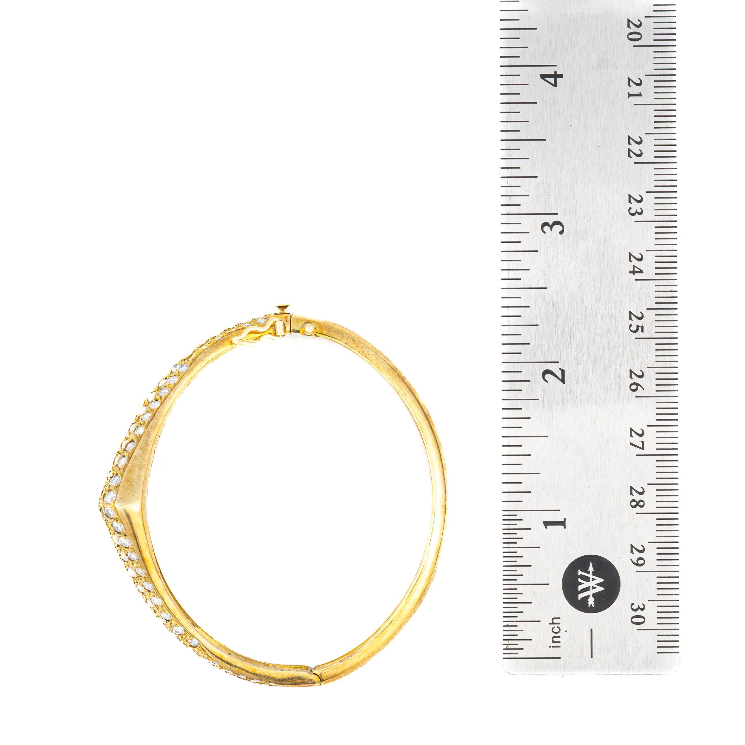 Round Cut Vintage Diamond Gold Bangle Bracelet For Sale