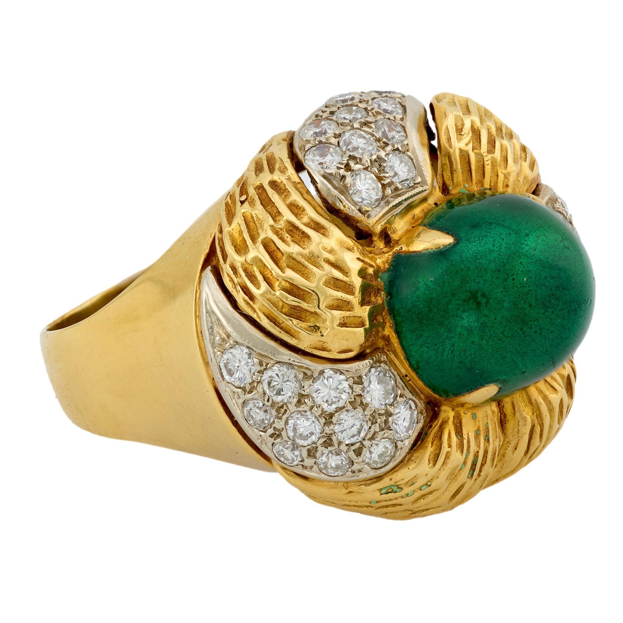 Vintage diamond green enamel 18k yellow gold cocktail ring In Good Condition For Sale In Beverly Hills, CA