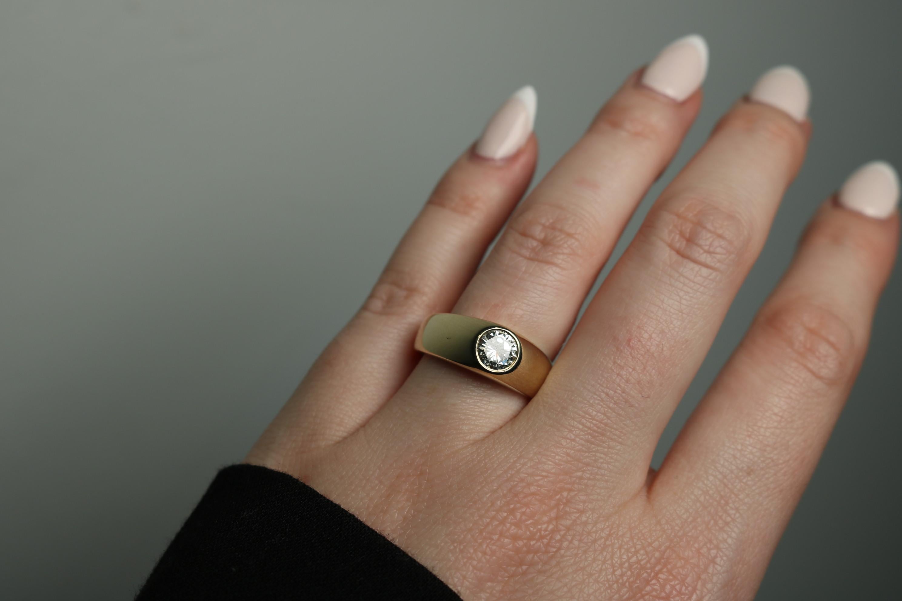 Bague tzigane vintage en or jaune 14K sertie d'un diamant avec chaton ~.63ct au centre en vente 4