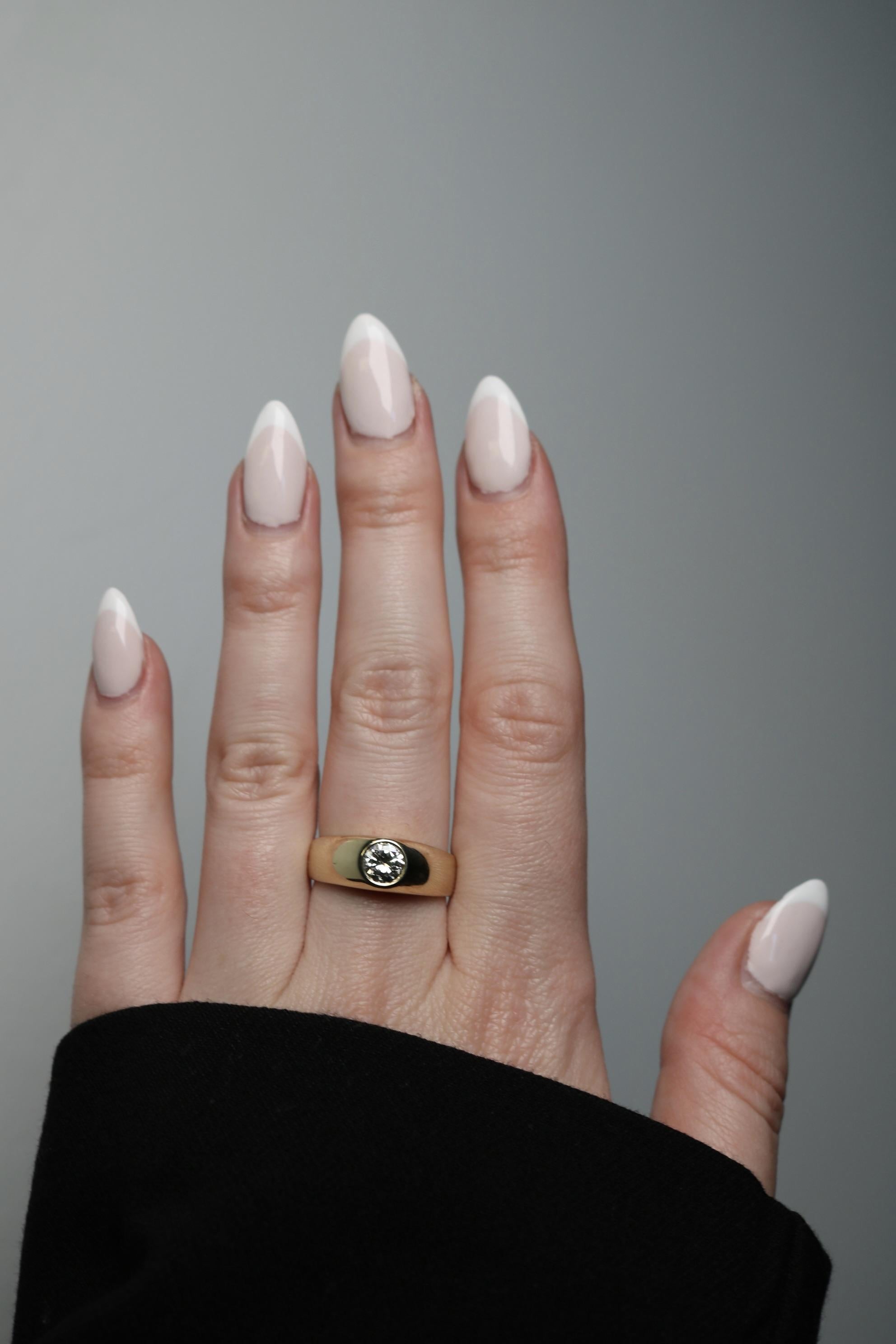 Bague tzigane vintage en or jaune 14K sertie d'un diamant avec chaton ~.63ct au centre en vente 5