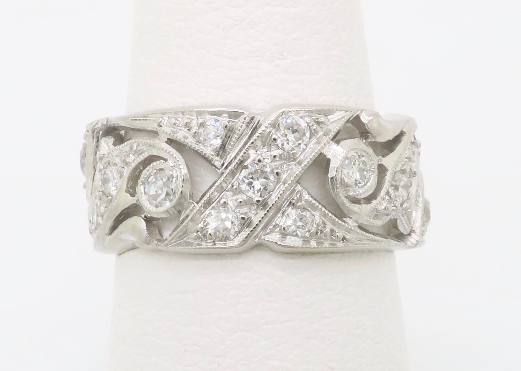 Vintage Diamond Heart Eternity Band Made in Platinum In Excellent Condition For Sale In Webster, NY