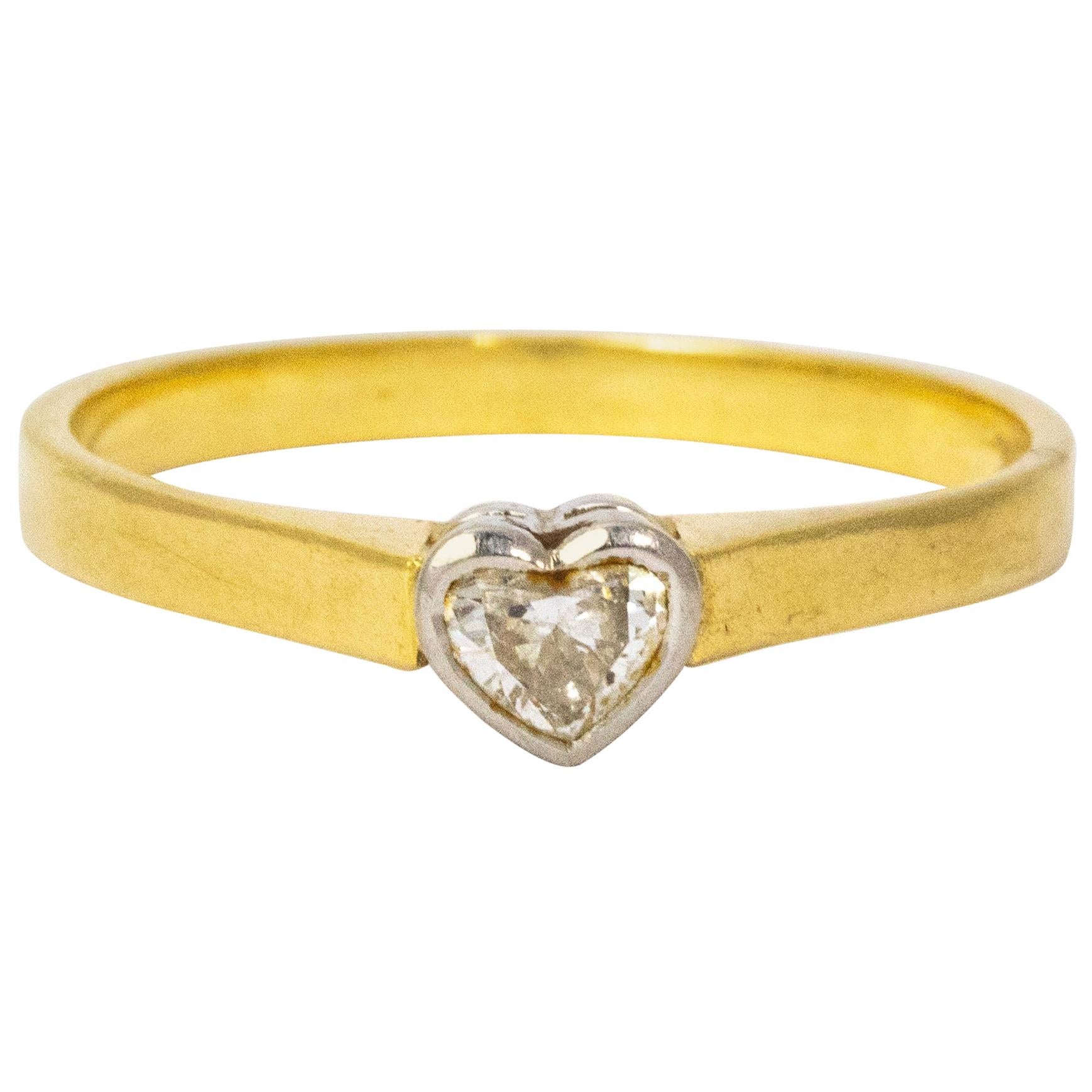 Vintage Diamond Heart Platinum 18 Carat Gold Ring For Sale