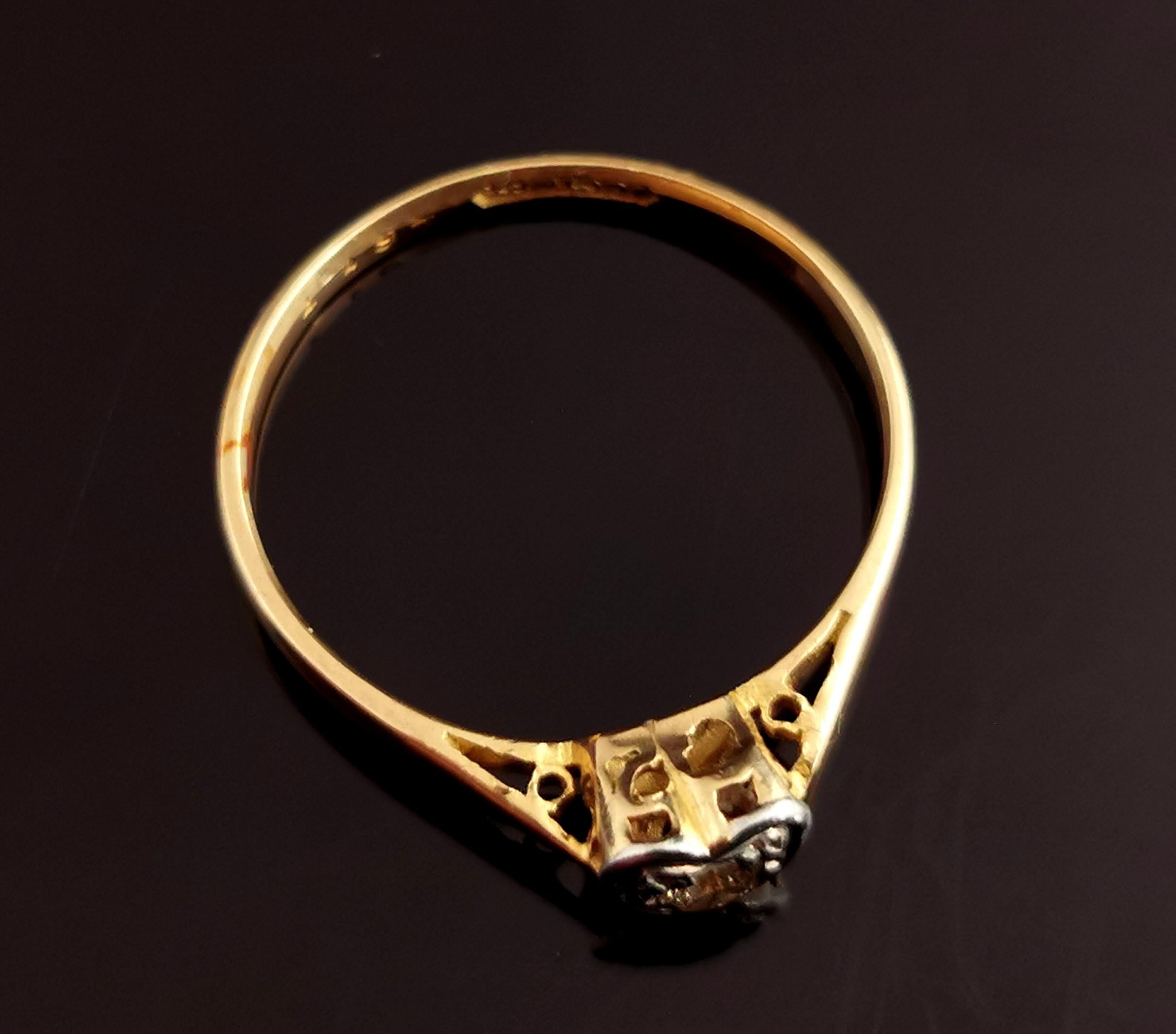 Vintage Diamond Heart Ring, 18 Karat Yellow Gold and Platinum For Sale 3
