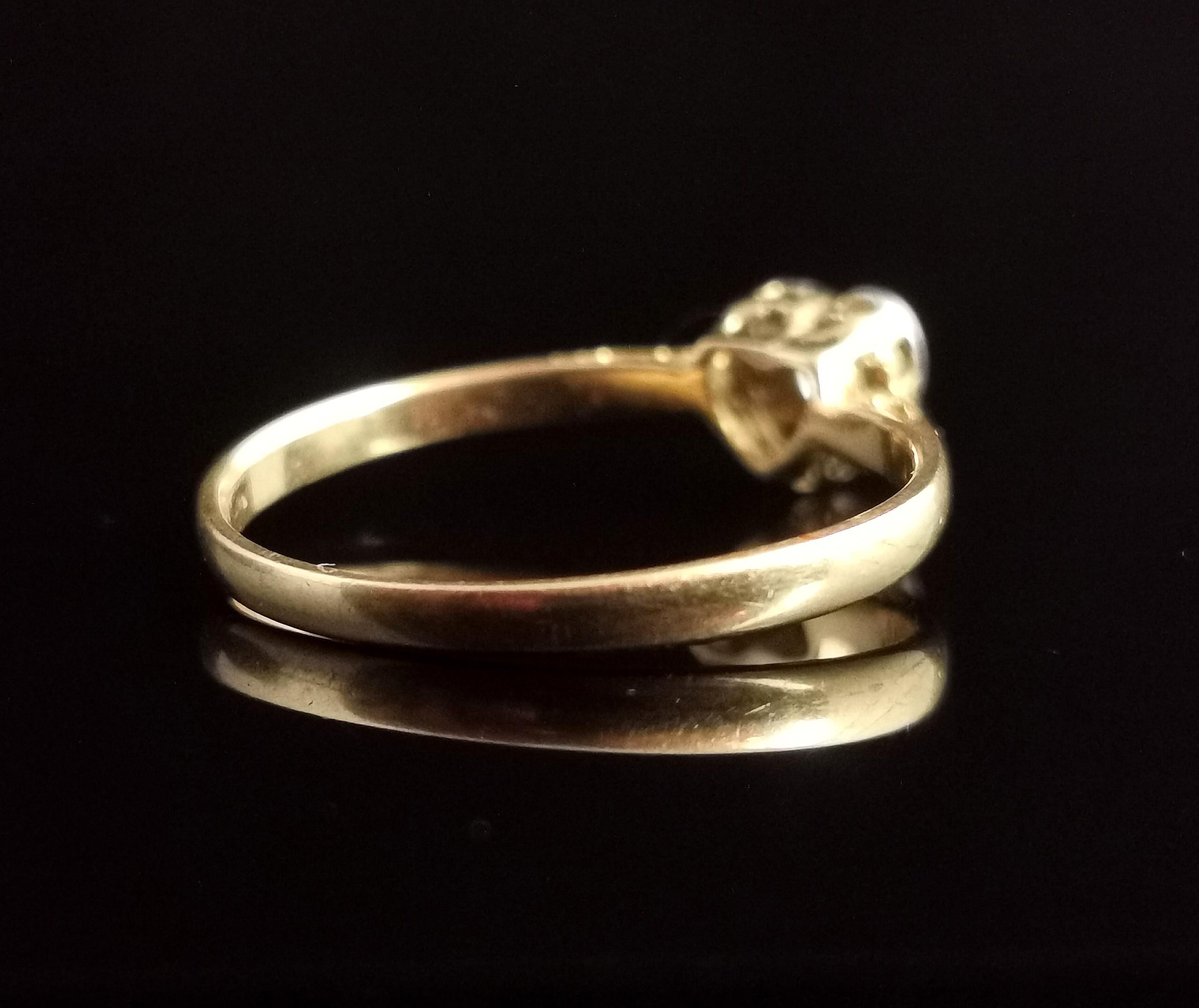 Art Deco Vintage Diamond Heart Ring, 18 Karat Yellow Gold and Platinum For Sale