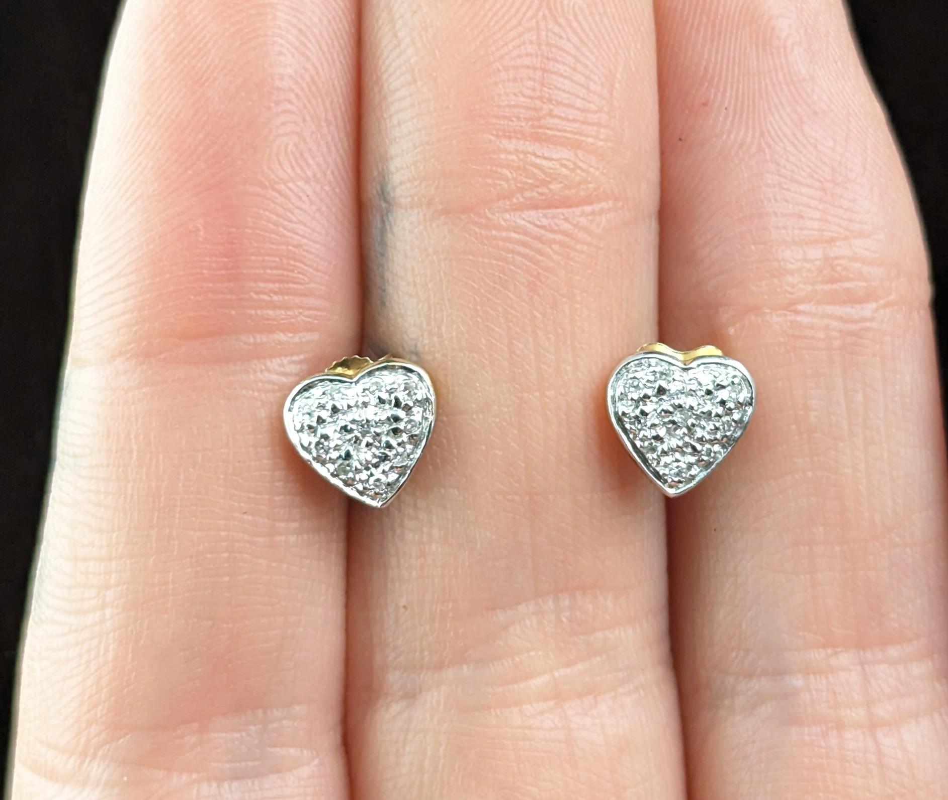 Brilliant Cut Vintage Diamond heart stud earrings, 9kt gold  For Sale