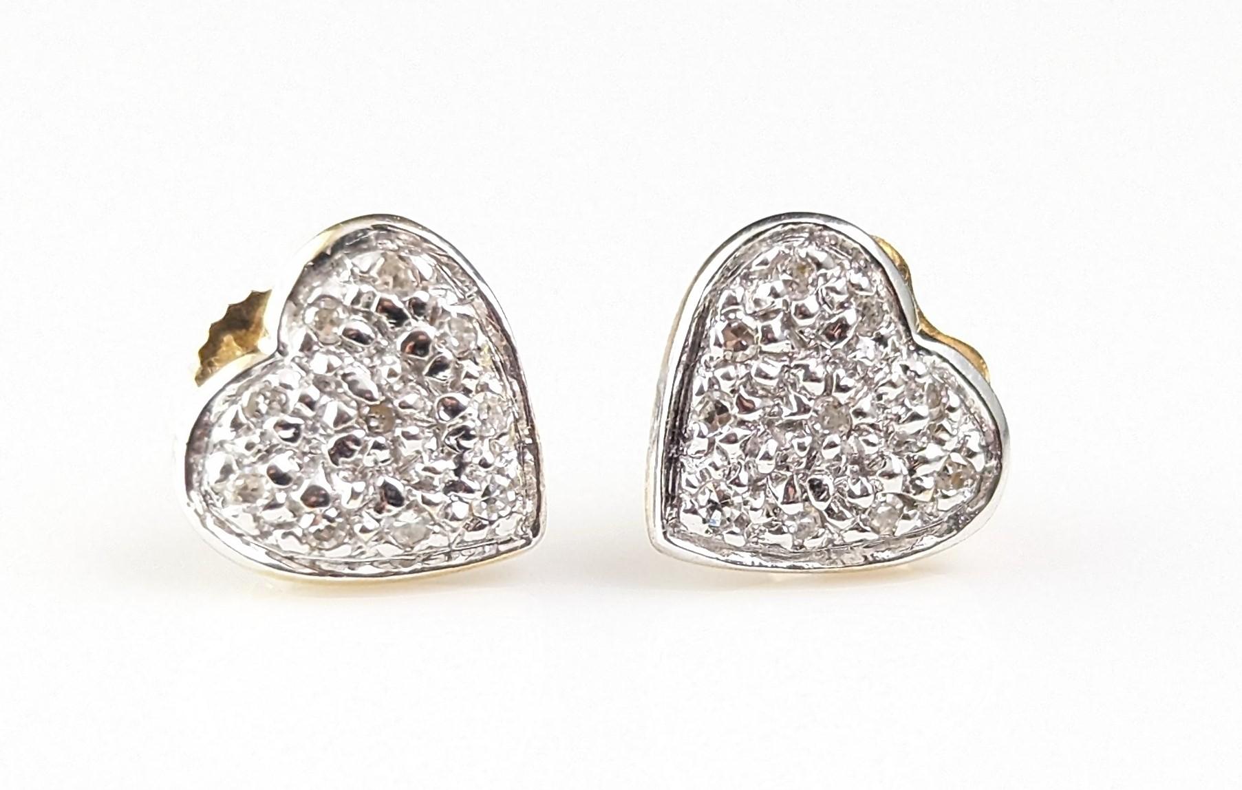 Vintage Diamond heart stud earrings, 9kt gold  For Sale 1
