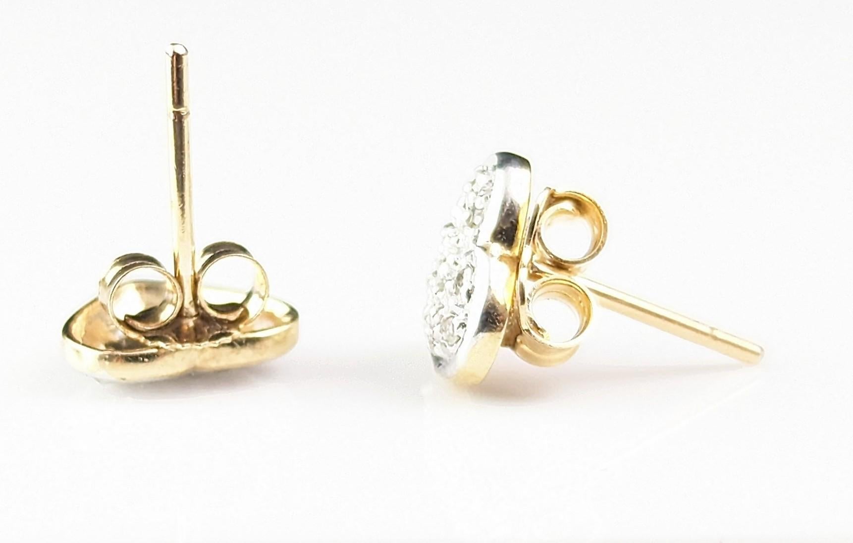 Vintage Diamond heart stud earrings, 9kt gold  For Sale 2